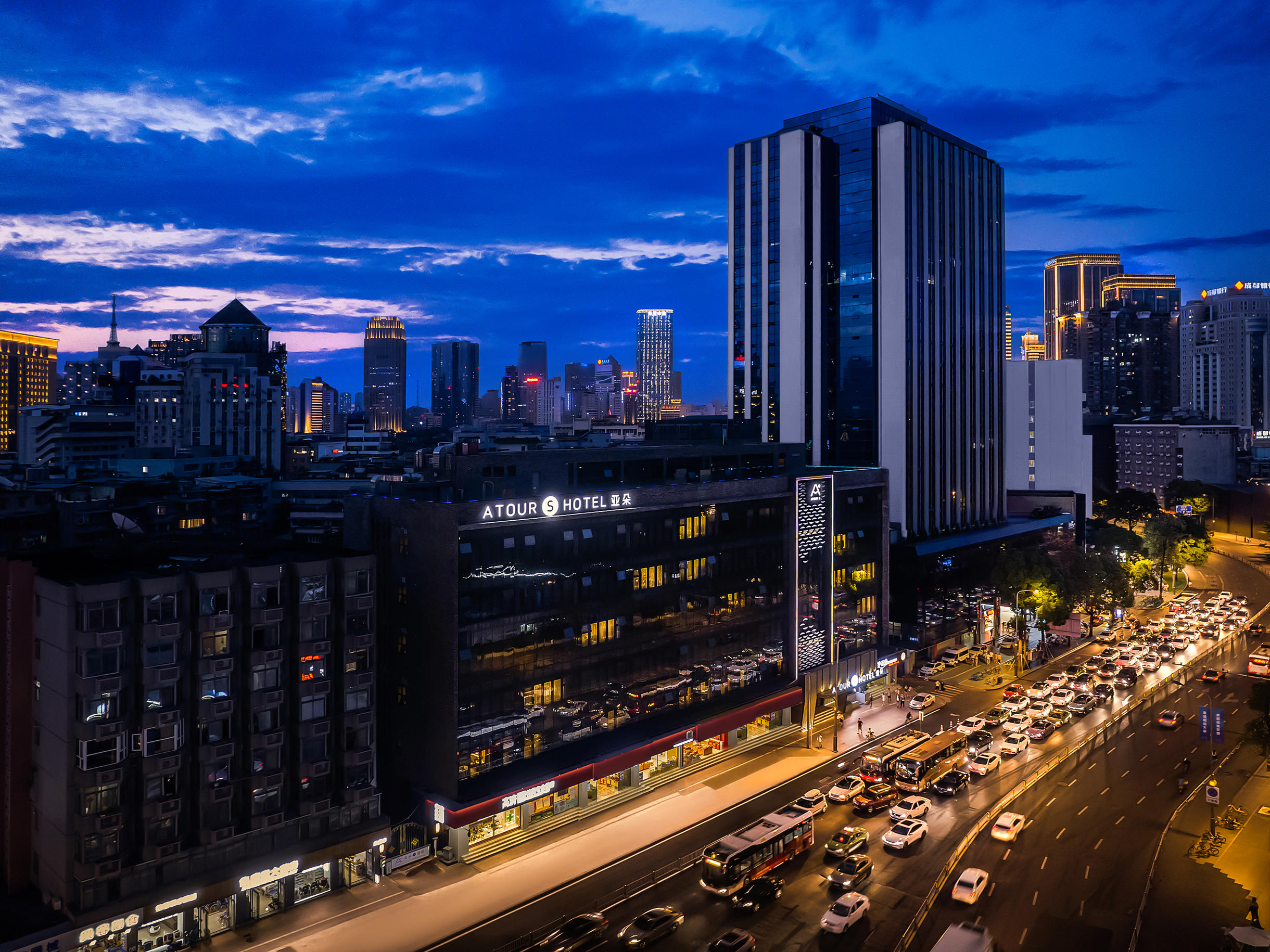 成都宽窄巷子人民公园地铁站亚朵S酒店