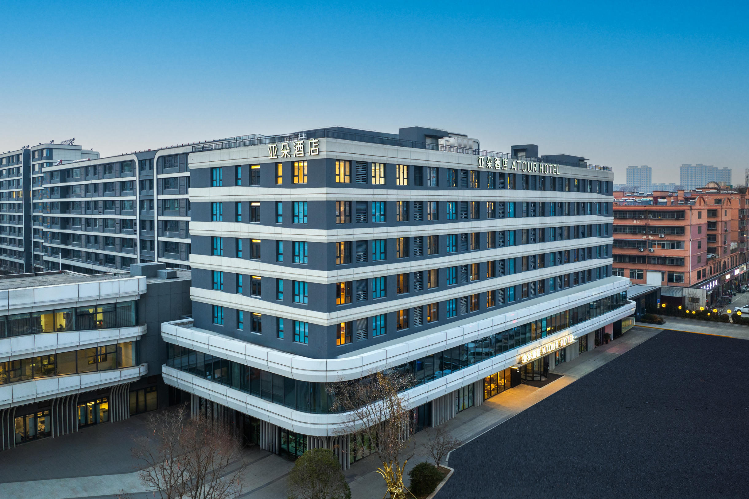 新沂市中心青年路亚朵酒店