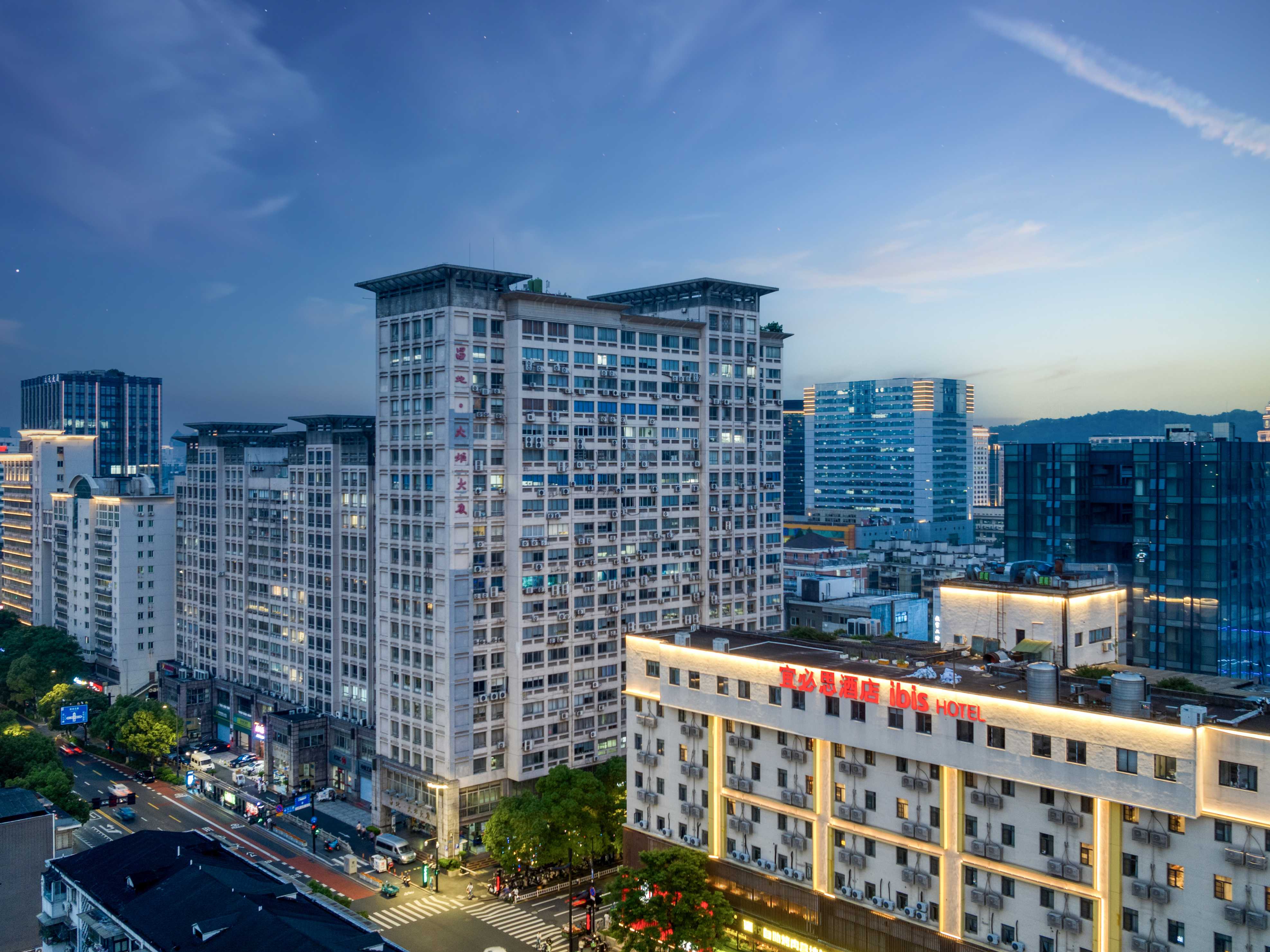 宜必思杭州黄龙文三地铁站酒店