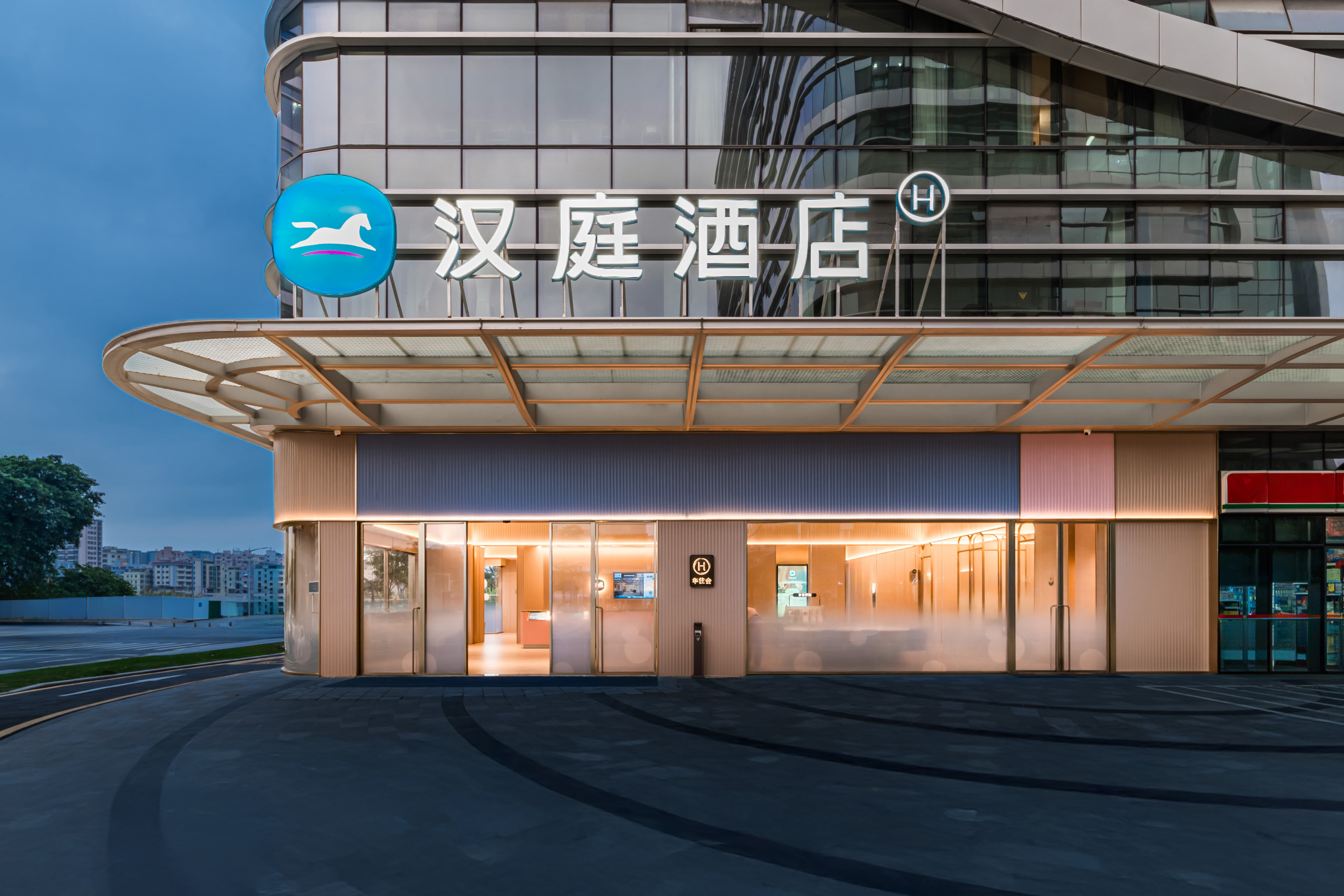 汉庭深圳观澜华为酒店