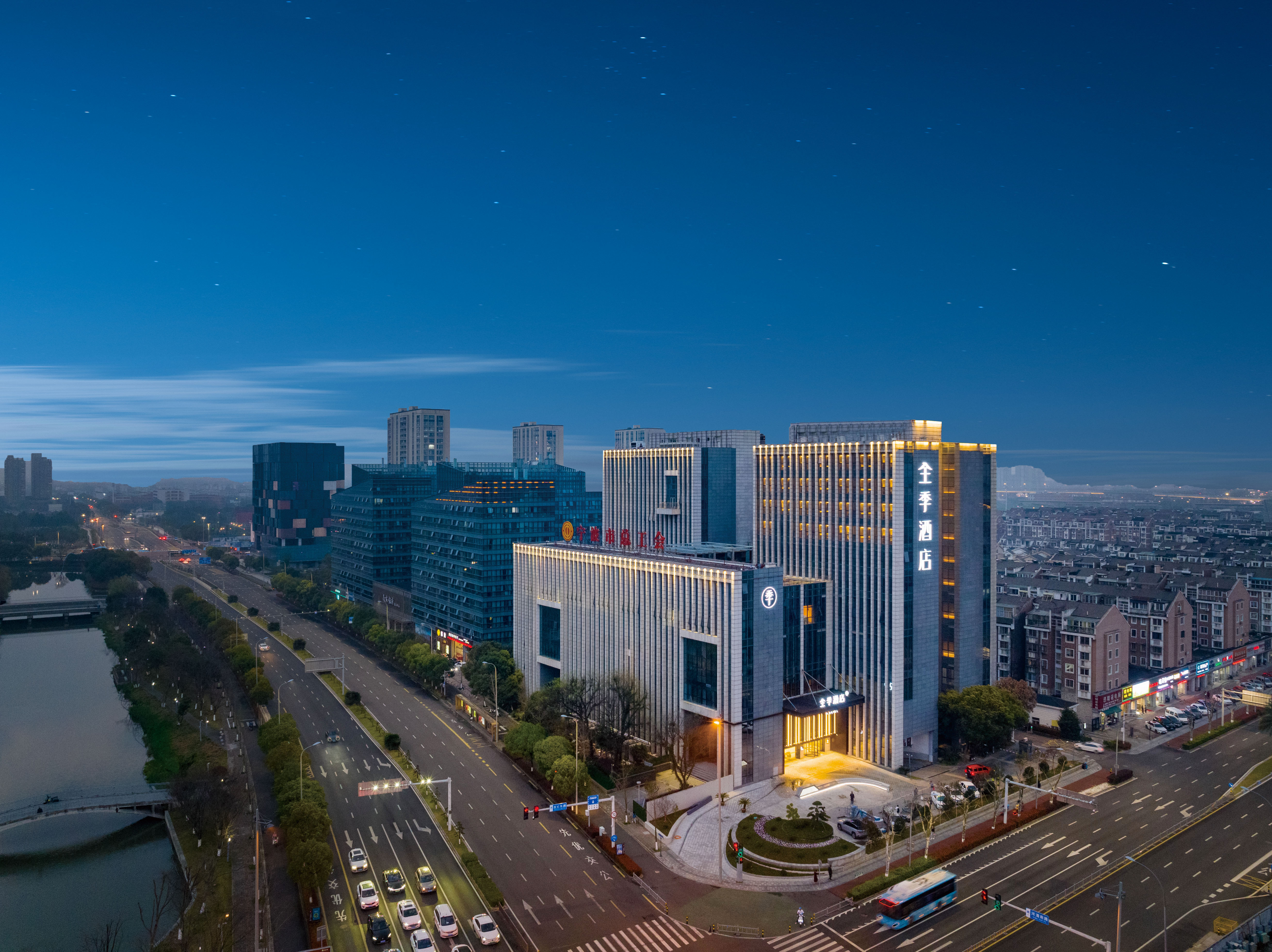 全季宁波东部新城银泰城酒店