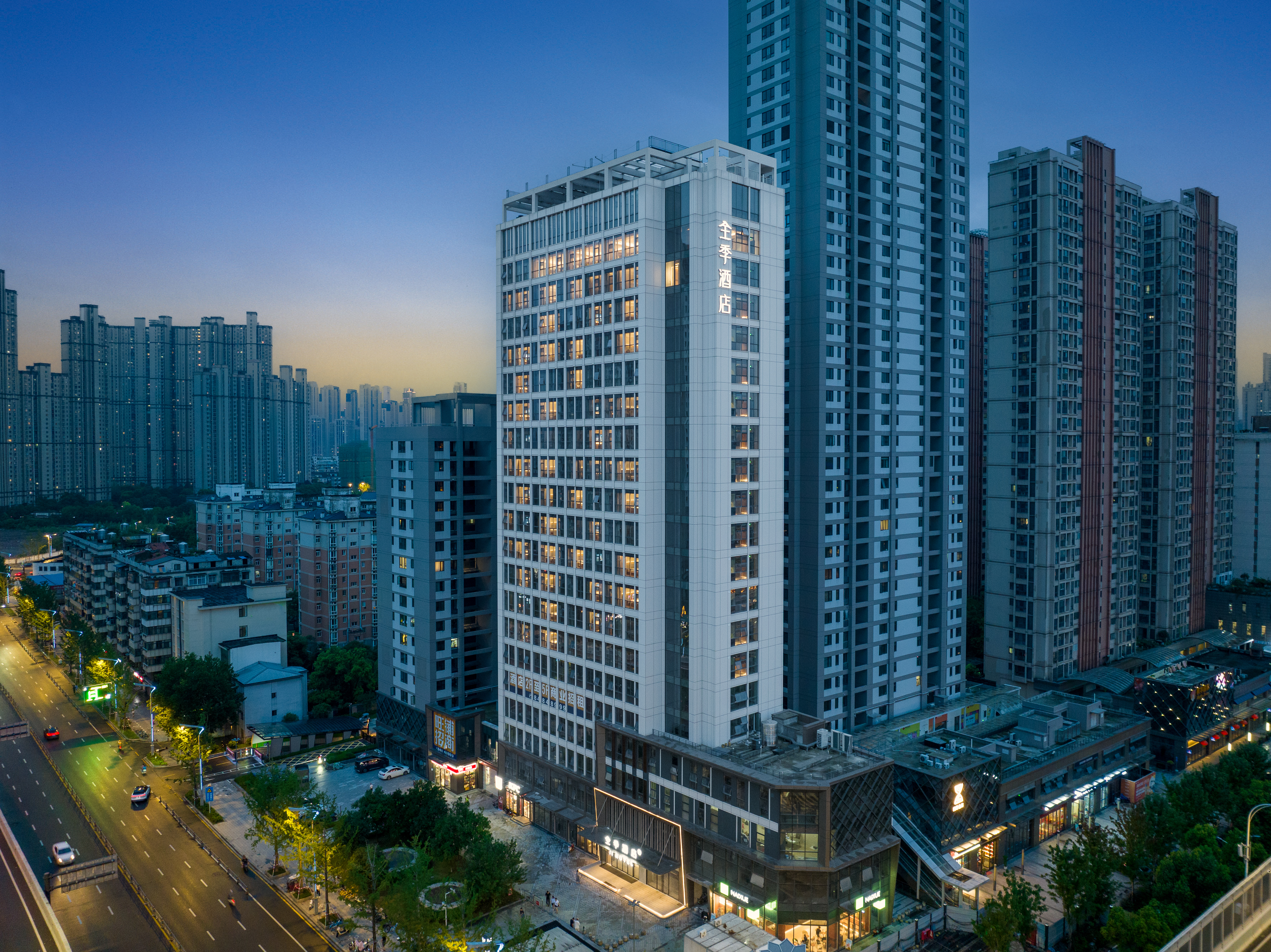 全季武汉汉阳江滩马鹦路地铁站酒店