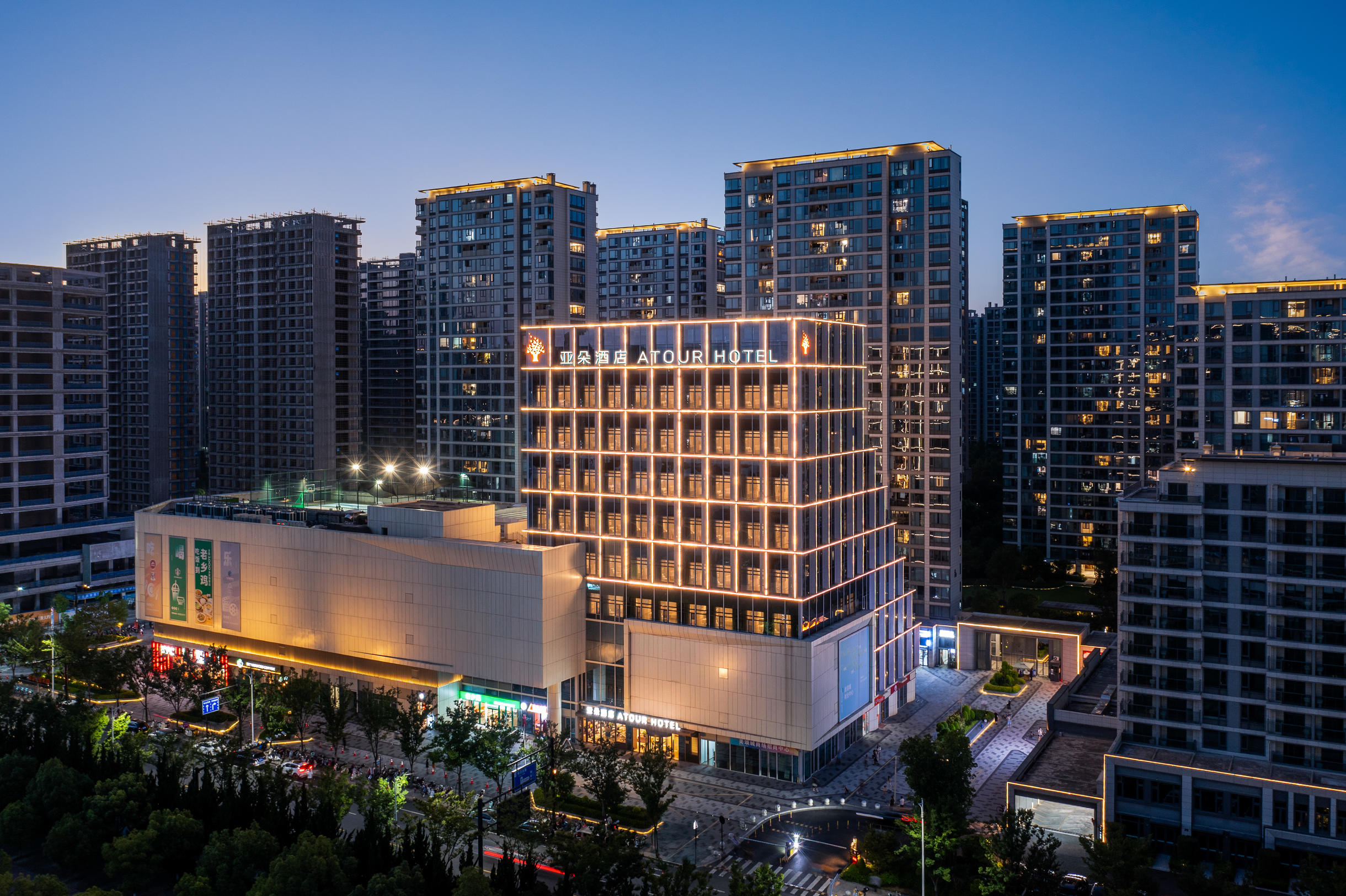 杭州钱江世纪城通惠北路亚朵酒店