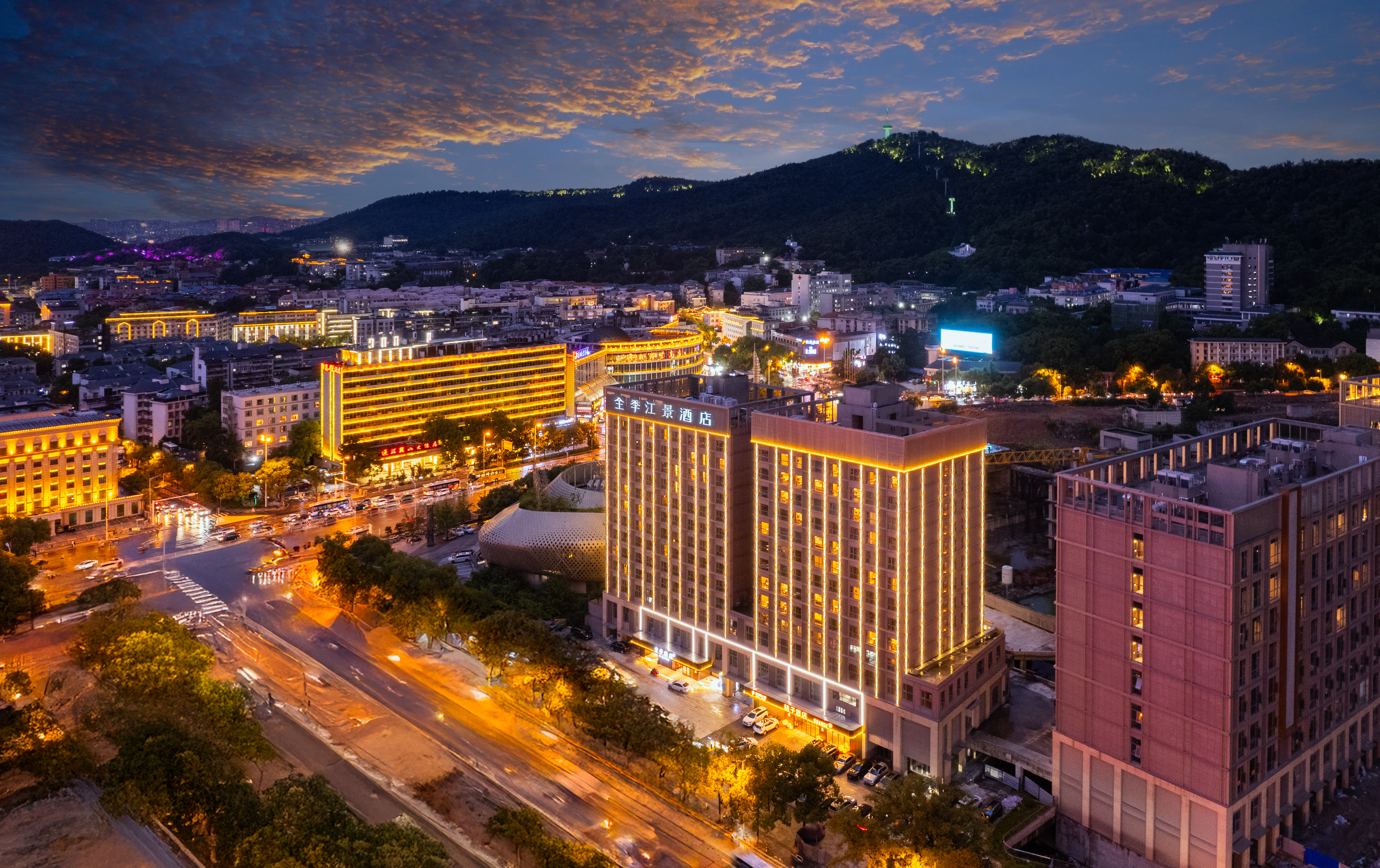 全季长沙岳麓山橘子洲江景酒店