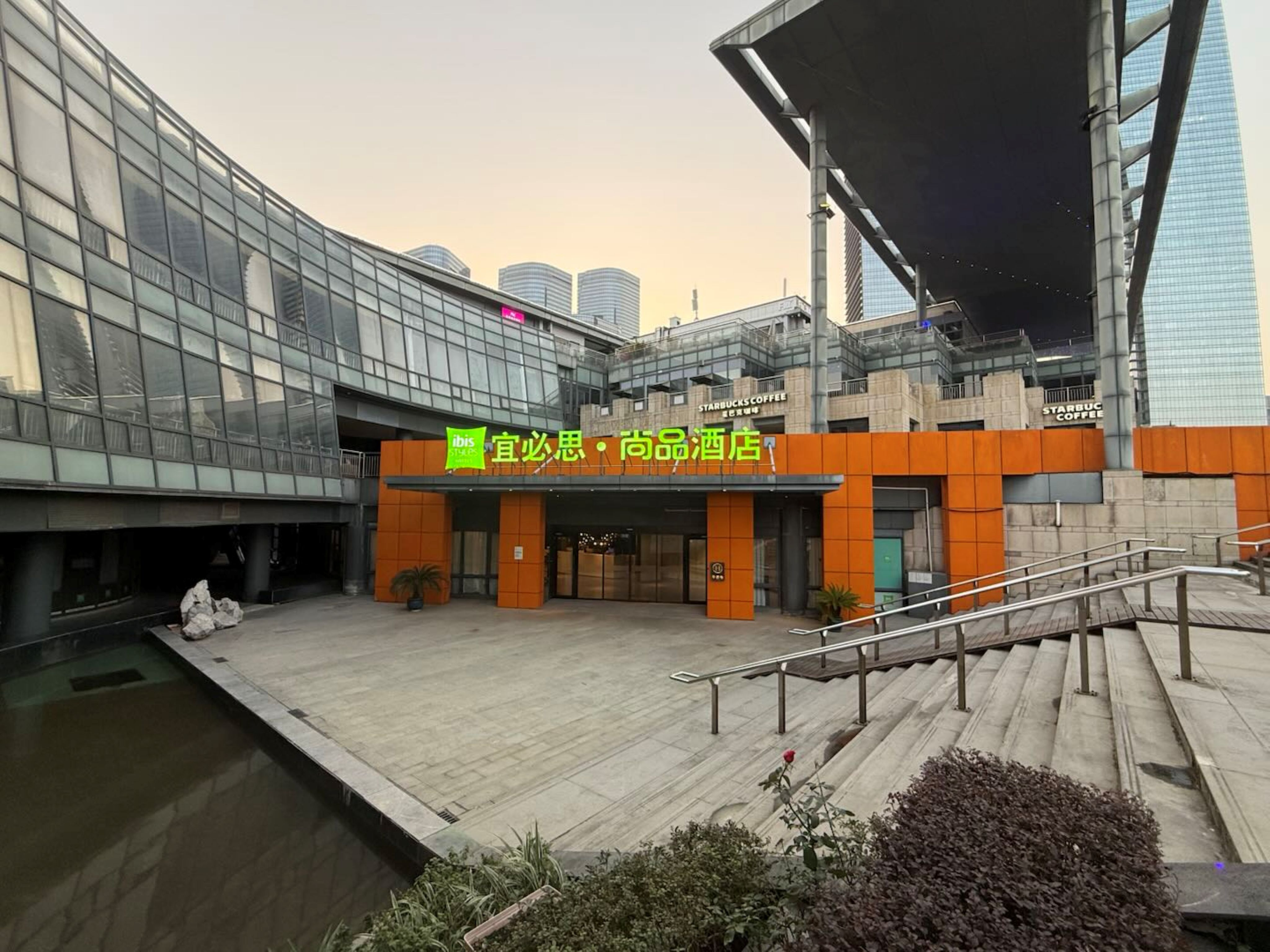 宜必思尚品苏州金鸡湖东方之门地铁站酒店