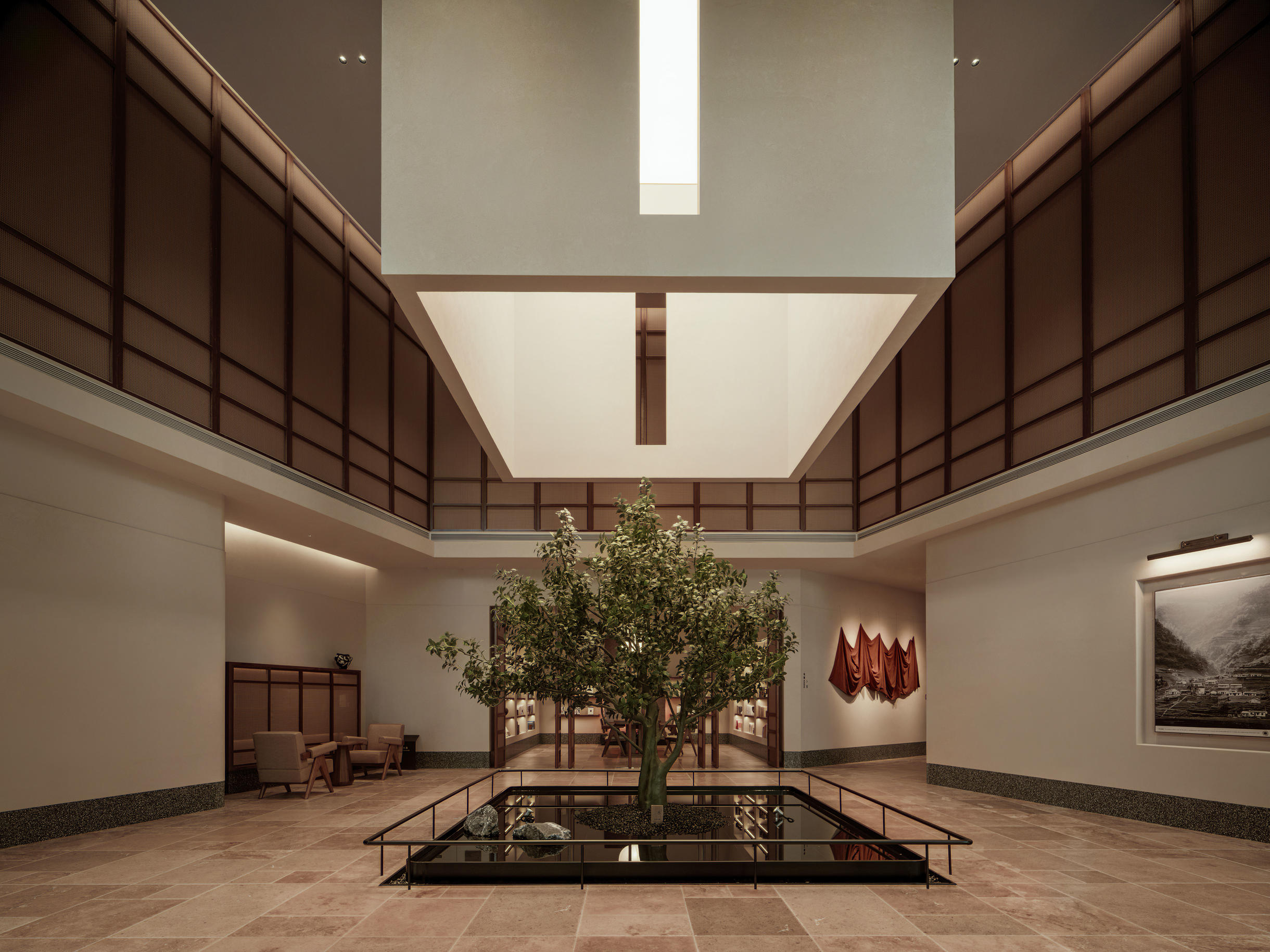 南宁金湖广场金源CBD亚朵酒店