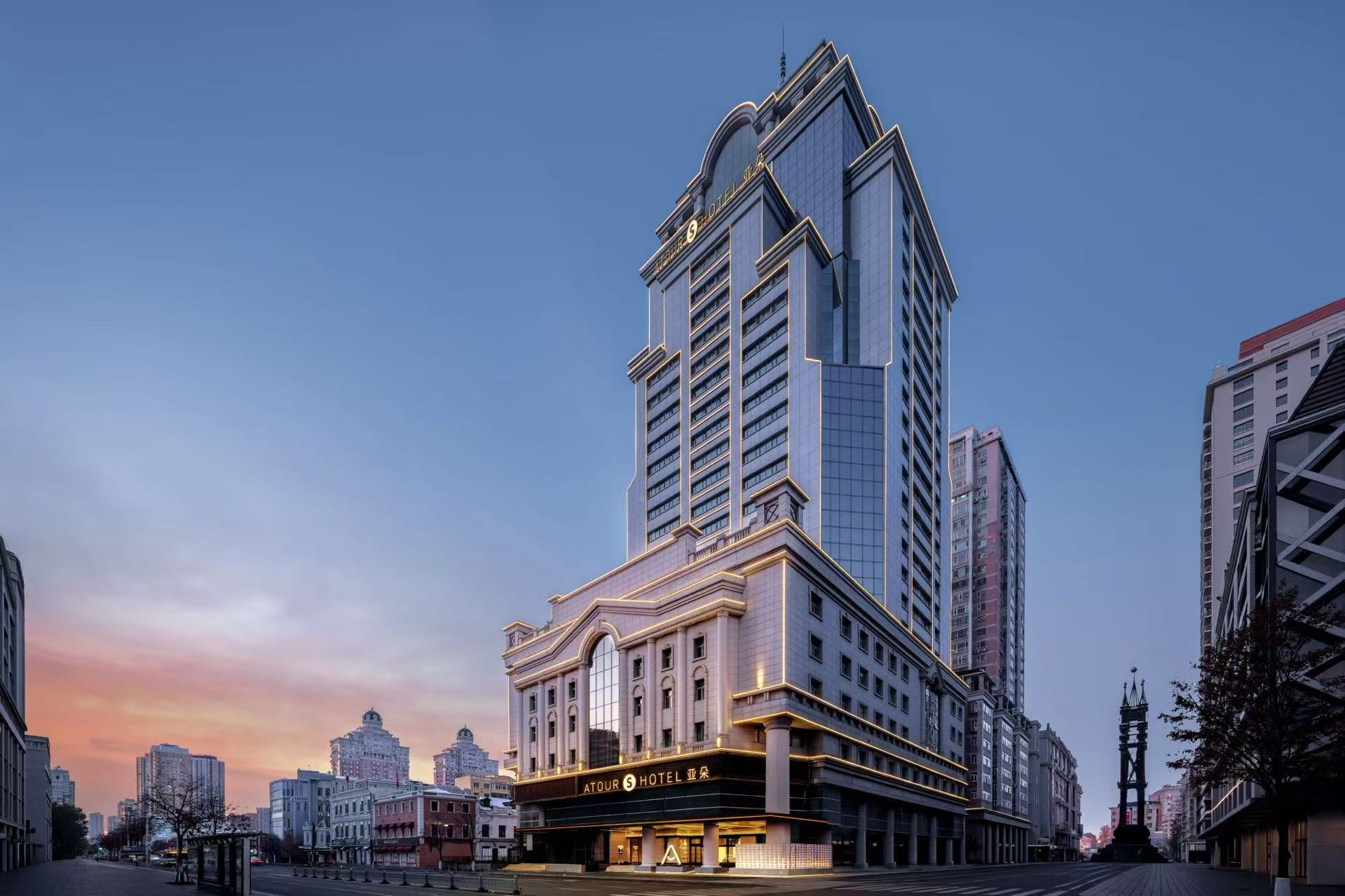 哈尔滨中央大街索菲亚广场亚朵S酒店