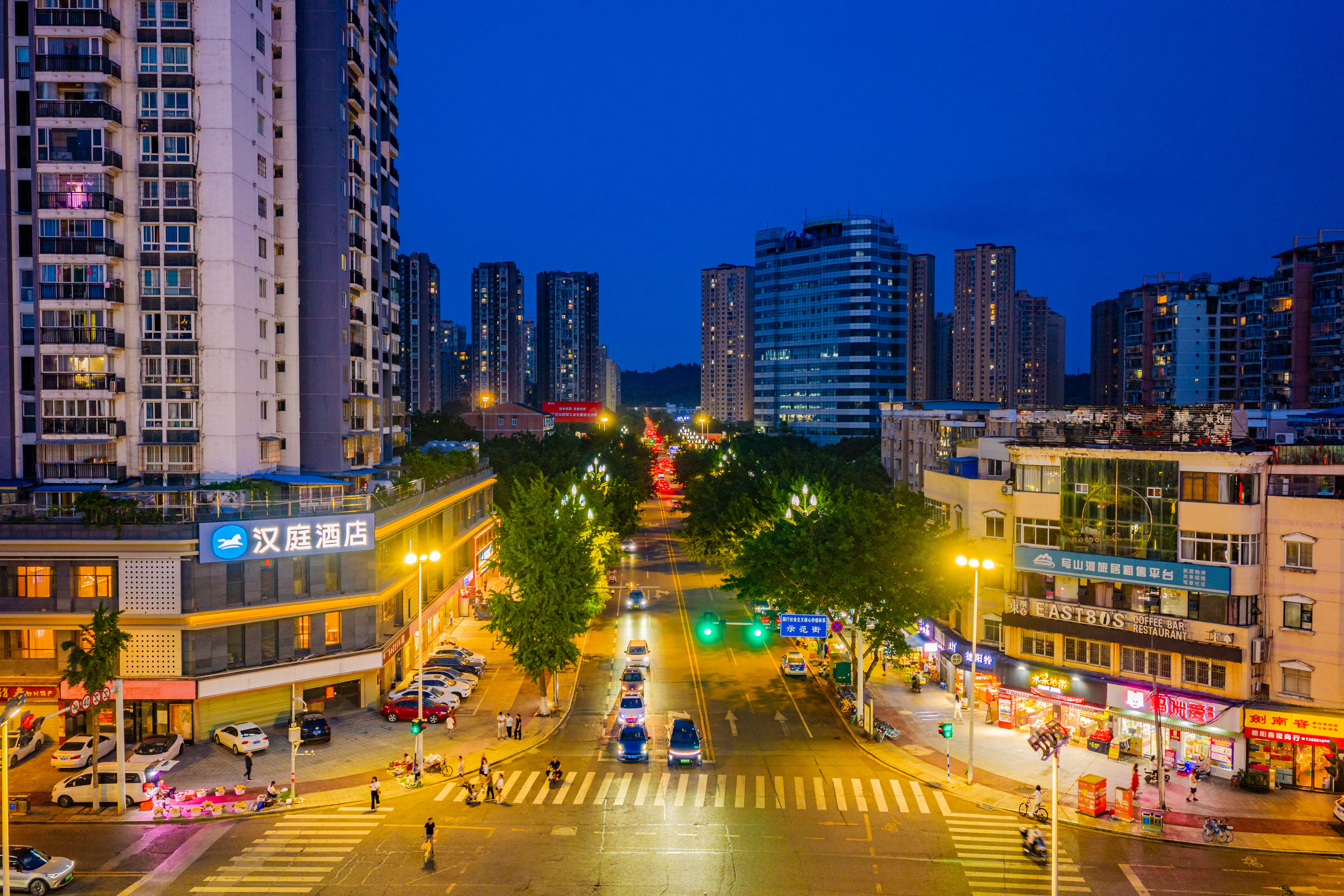 汉庭德阳珠江路大桥酒店