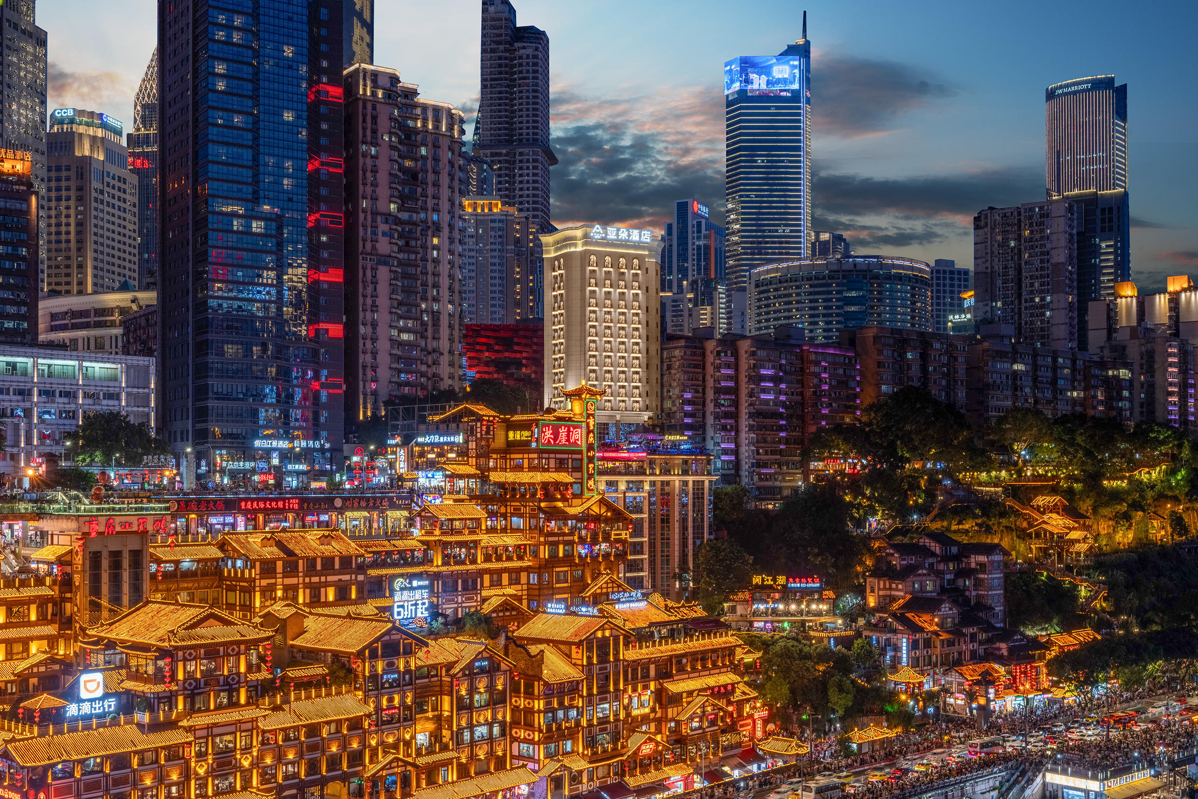 重庆洪崖洞千厮门大桥江景亚朵酒店