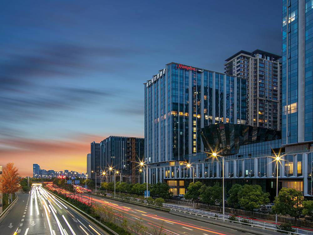 南昌朝阳中心希尔顿欢朋酒店