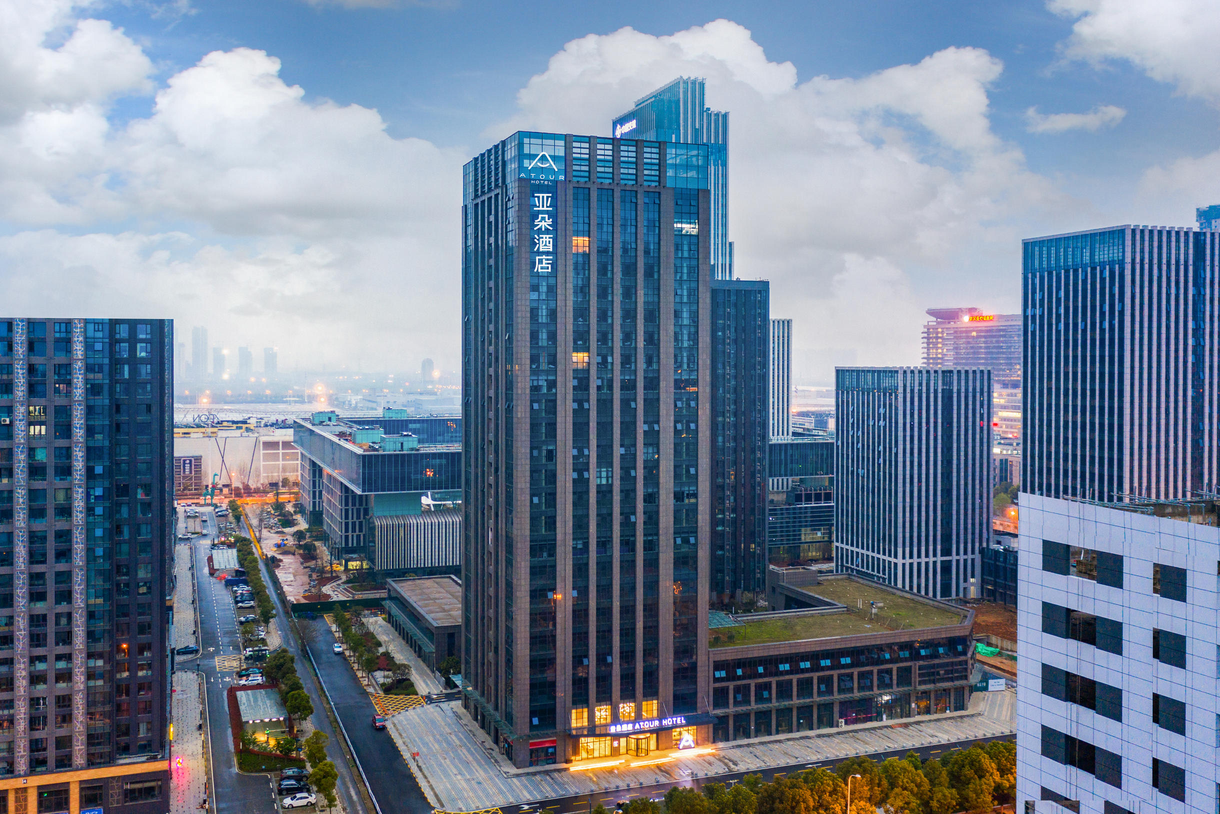 武汉国博中心汉阳永旺亚朵酒店