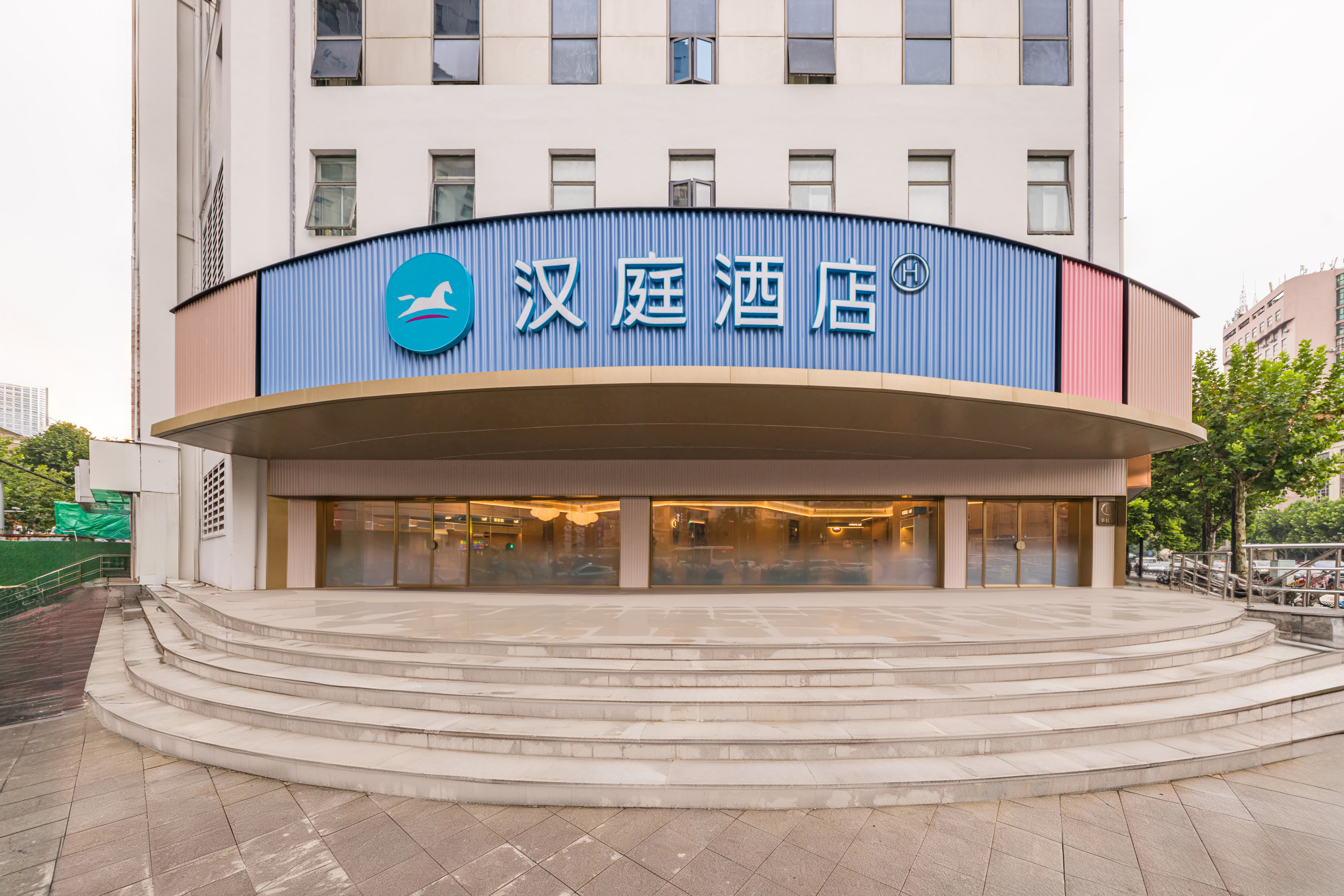 汉庭上海陆家浜路地铁站酒店