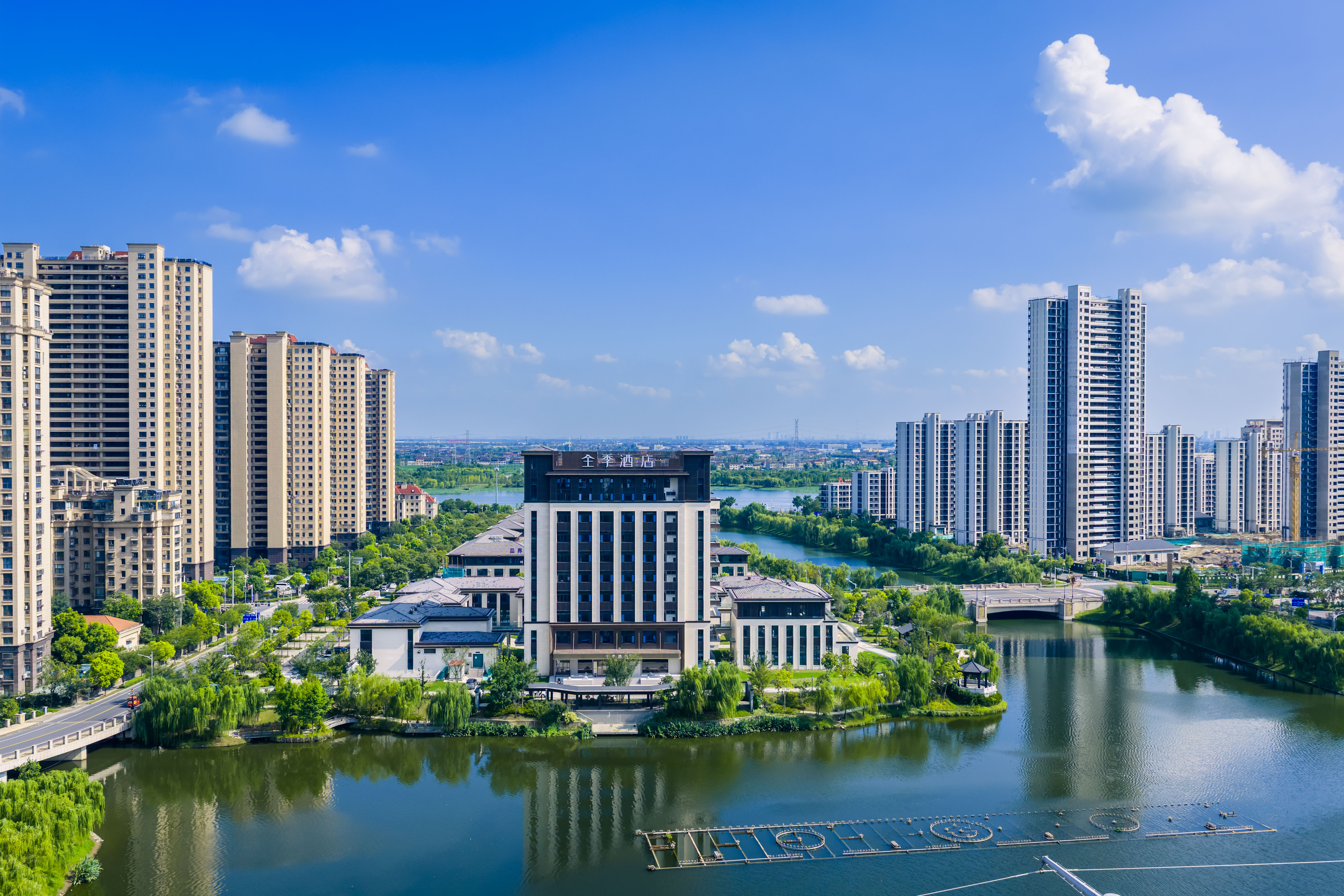 全季泰兴香榭湖观湖商业广场酒店