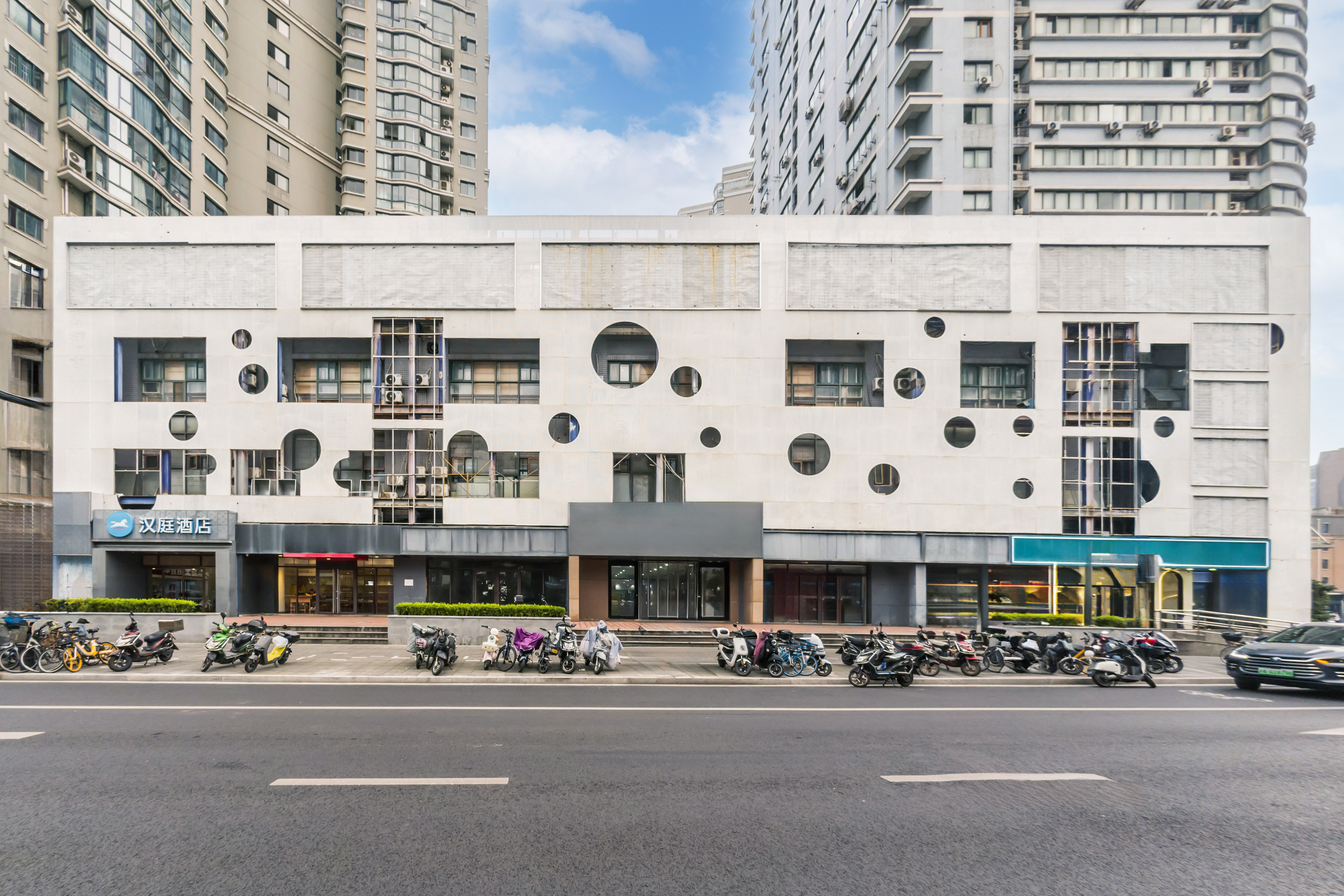 汉庭上海徐家汇体育馆地铁站酒店