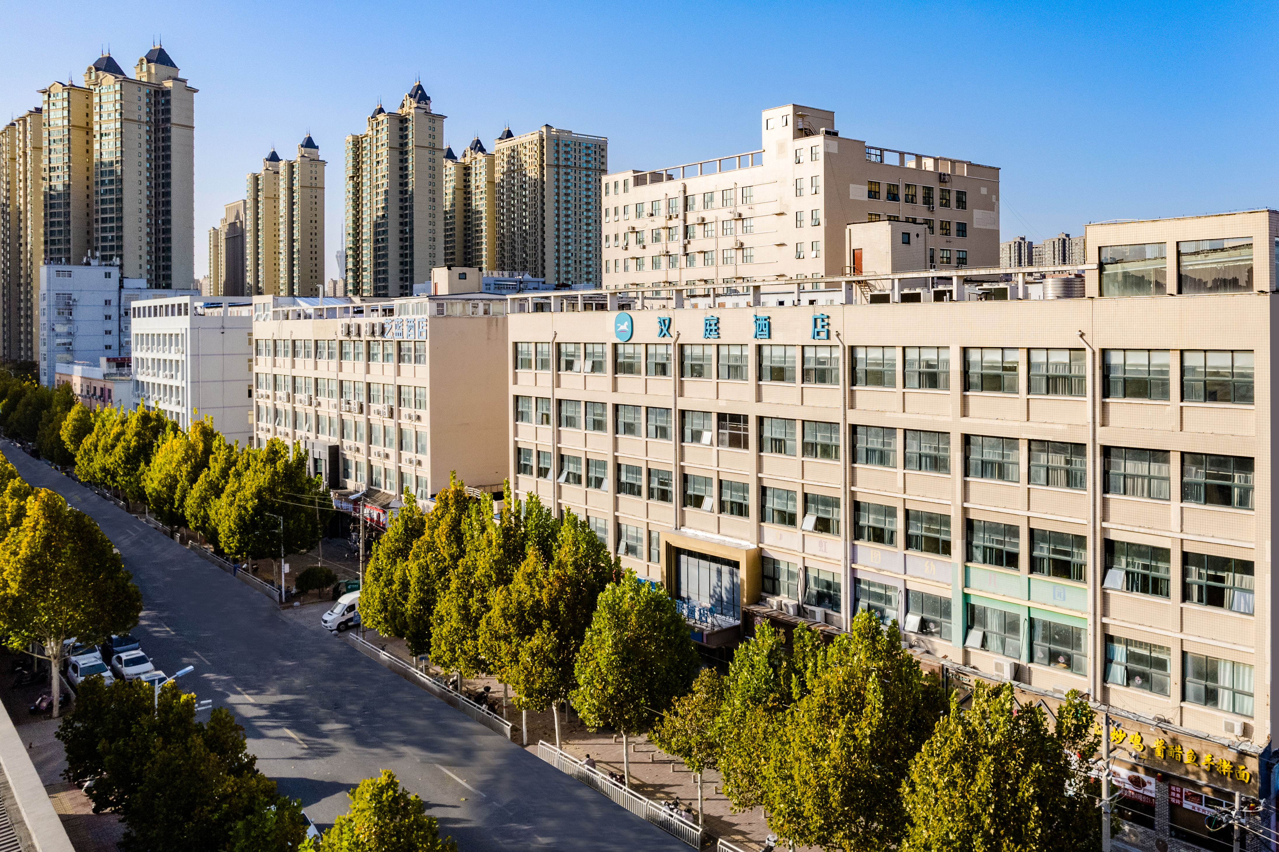 汉庭郑州八大街经开广场地铁站酒店