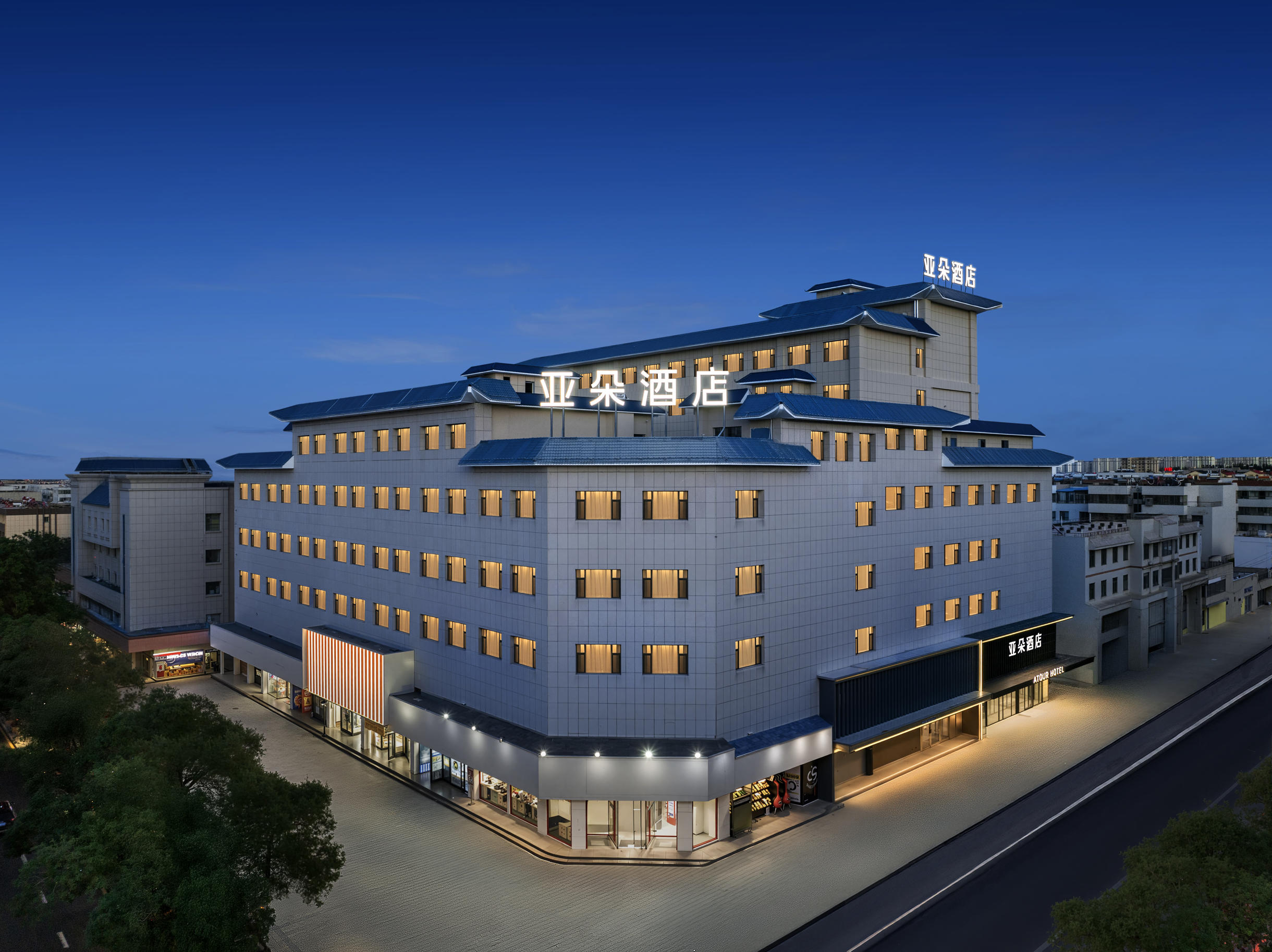 酒泉鼓楼西汉胜迹亚朵酒店