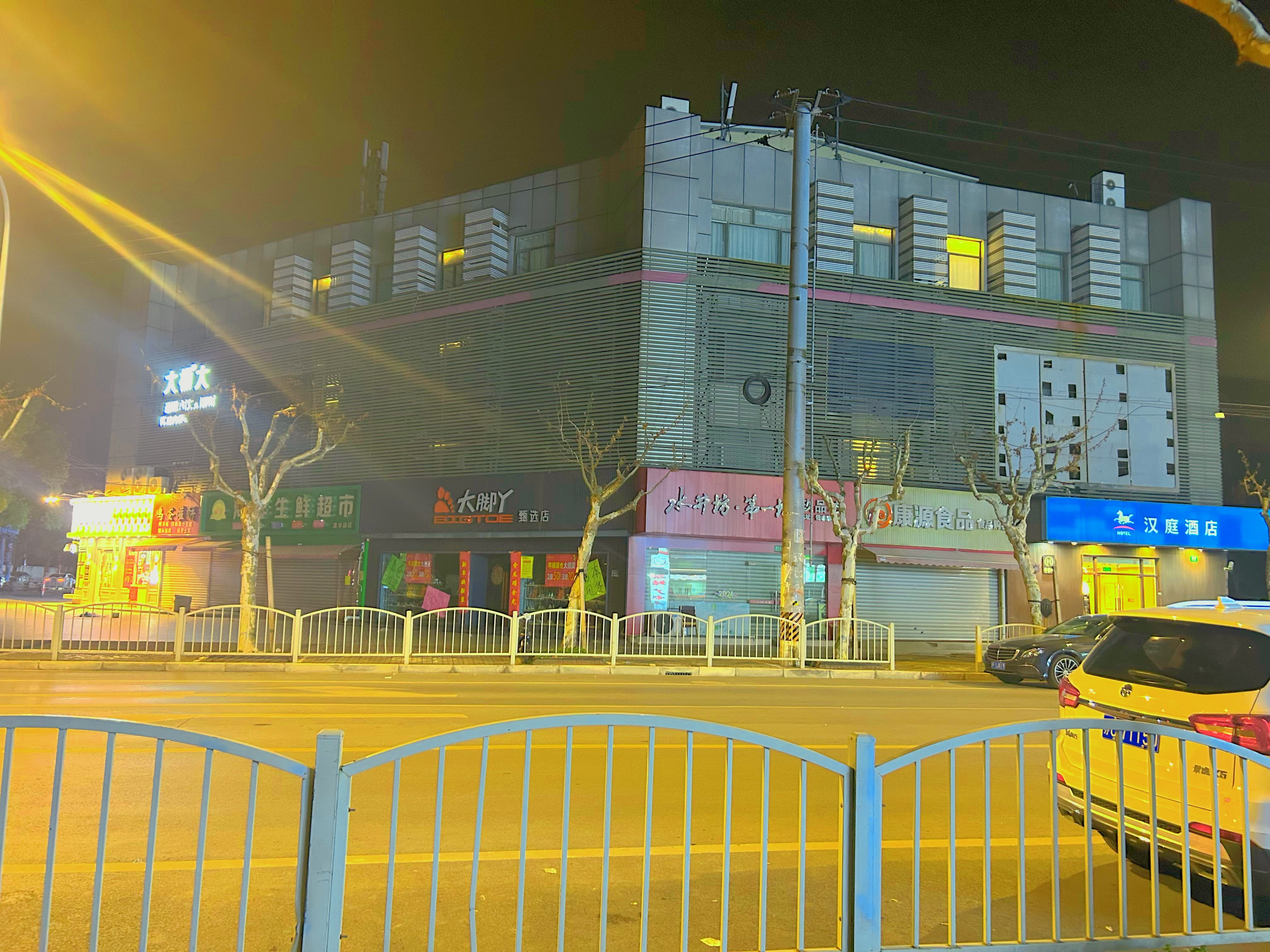 汉庭上海曹路地铁站酒店