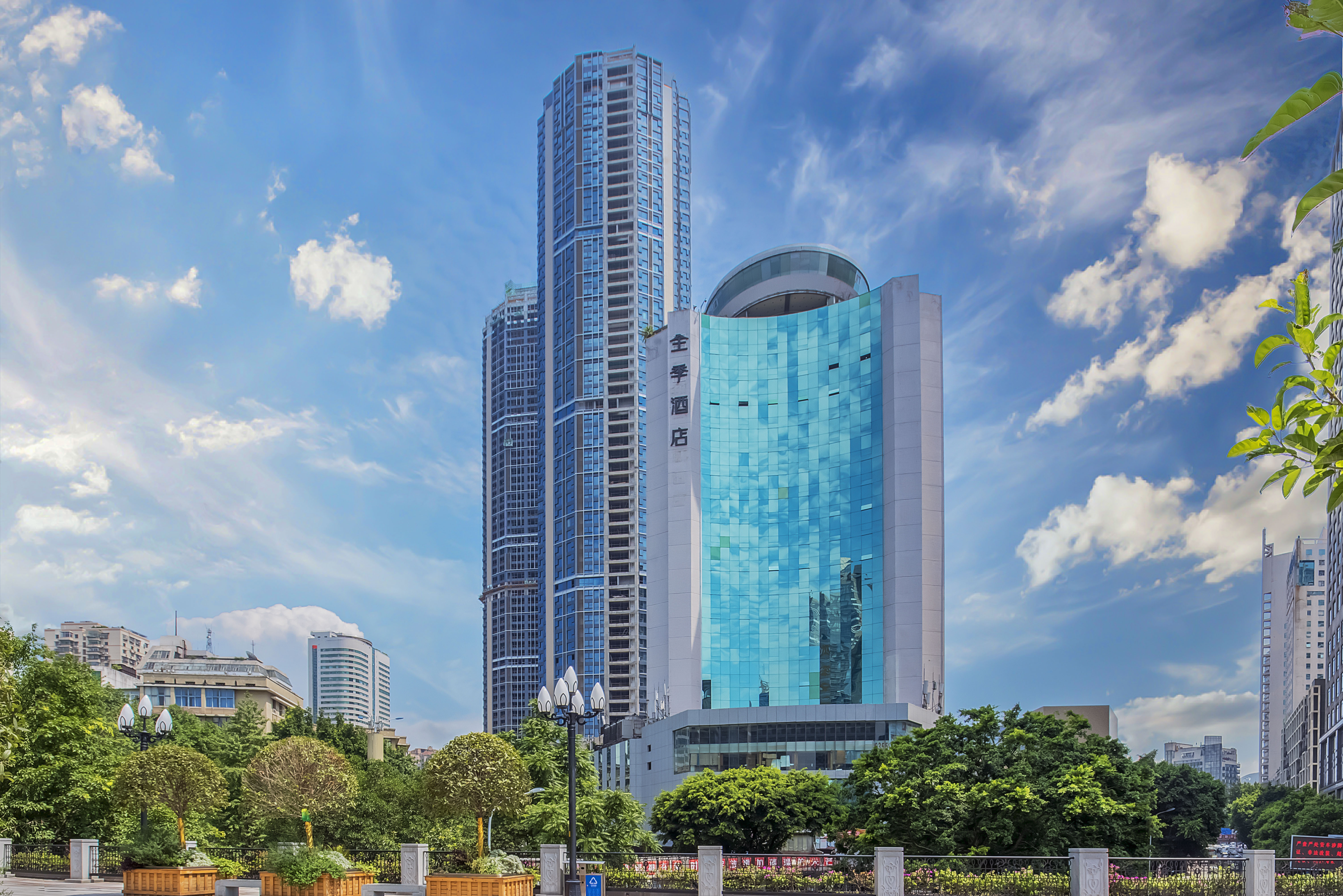 全季重庆两路口地铁站酒店