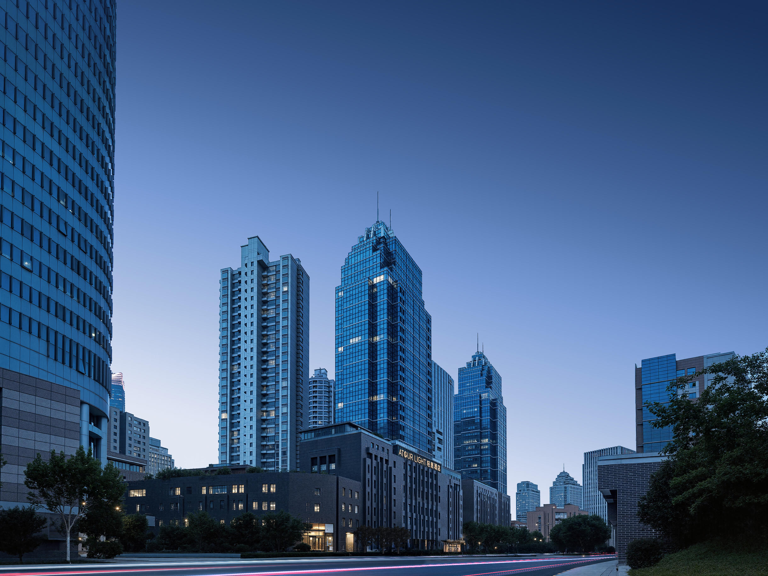 上海北外滩外白渡桥轻居酒店