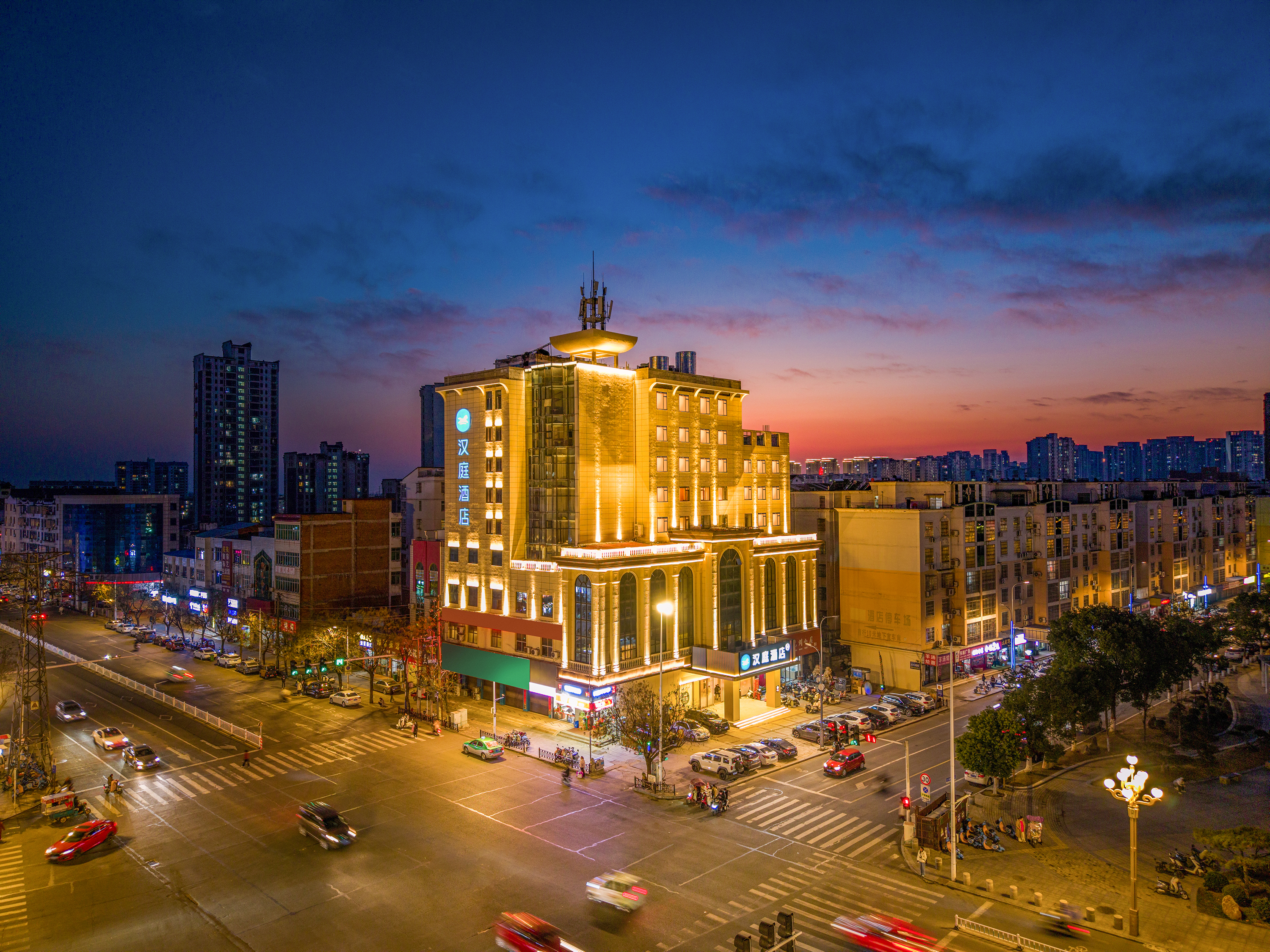 汉庭信阳潢川西亚和悦广场酒店
