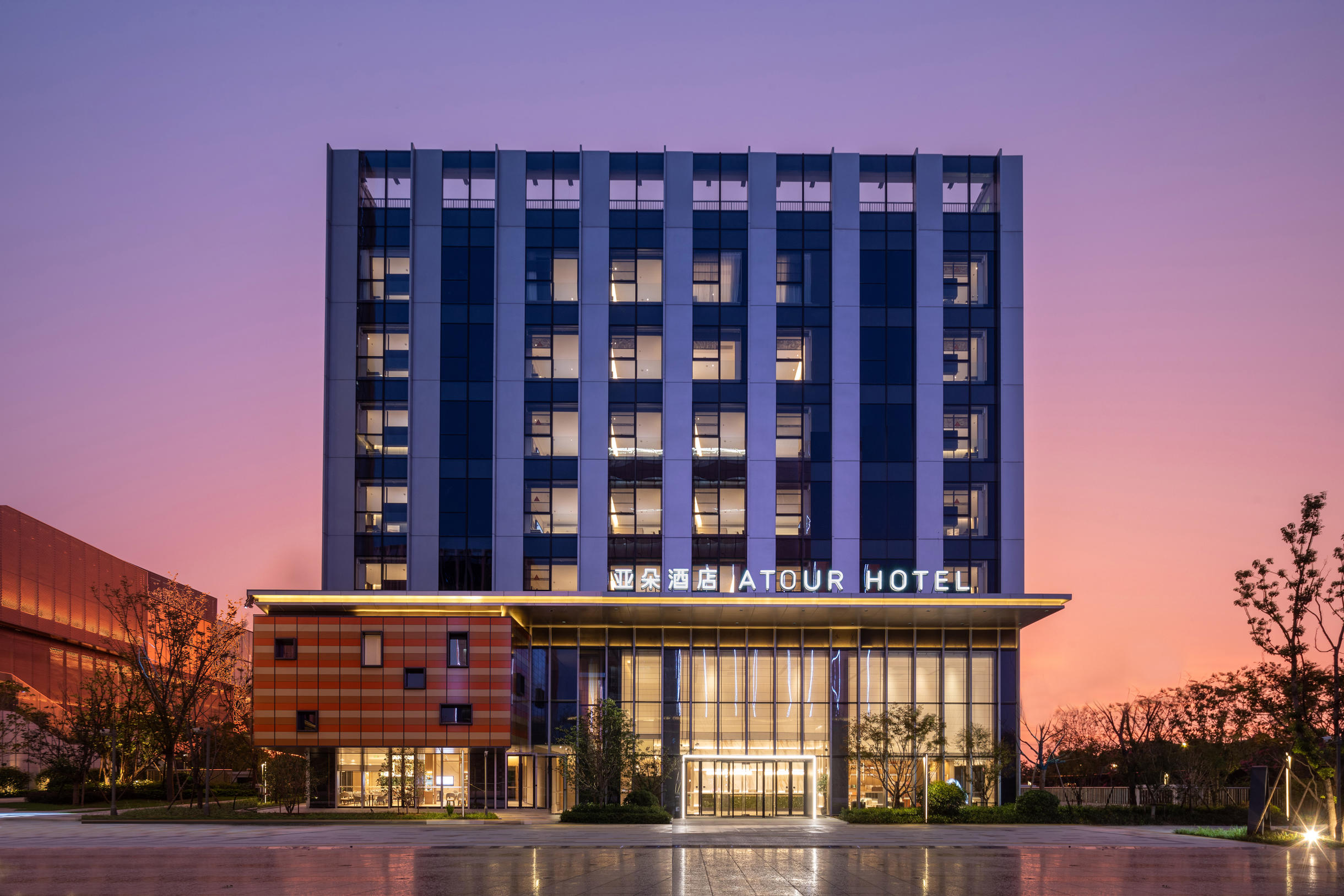 无锡惠山高铁站亚朵酒店