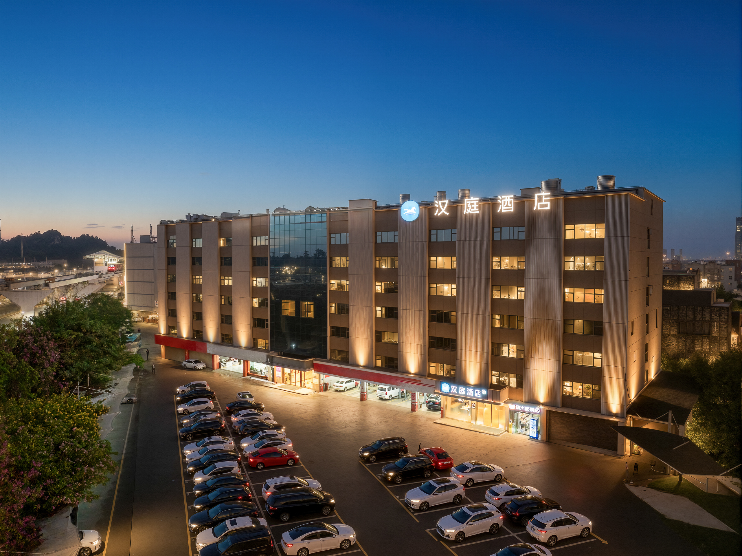 汉庭深圳坪山火车站南广场酒店