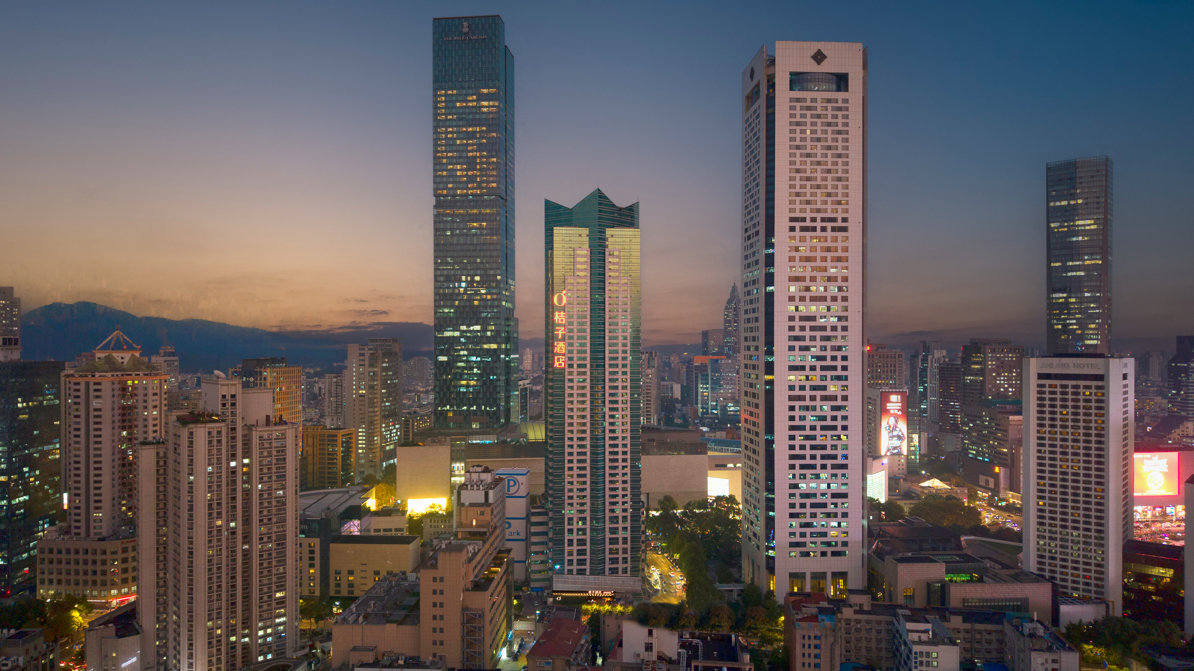 桔子南京德基广场新街口地铁站酒店