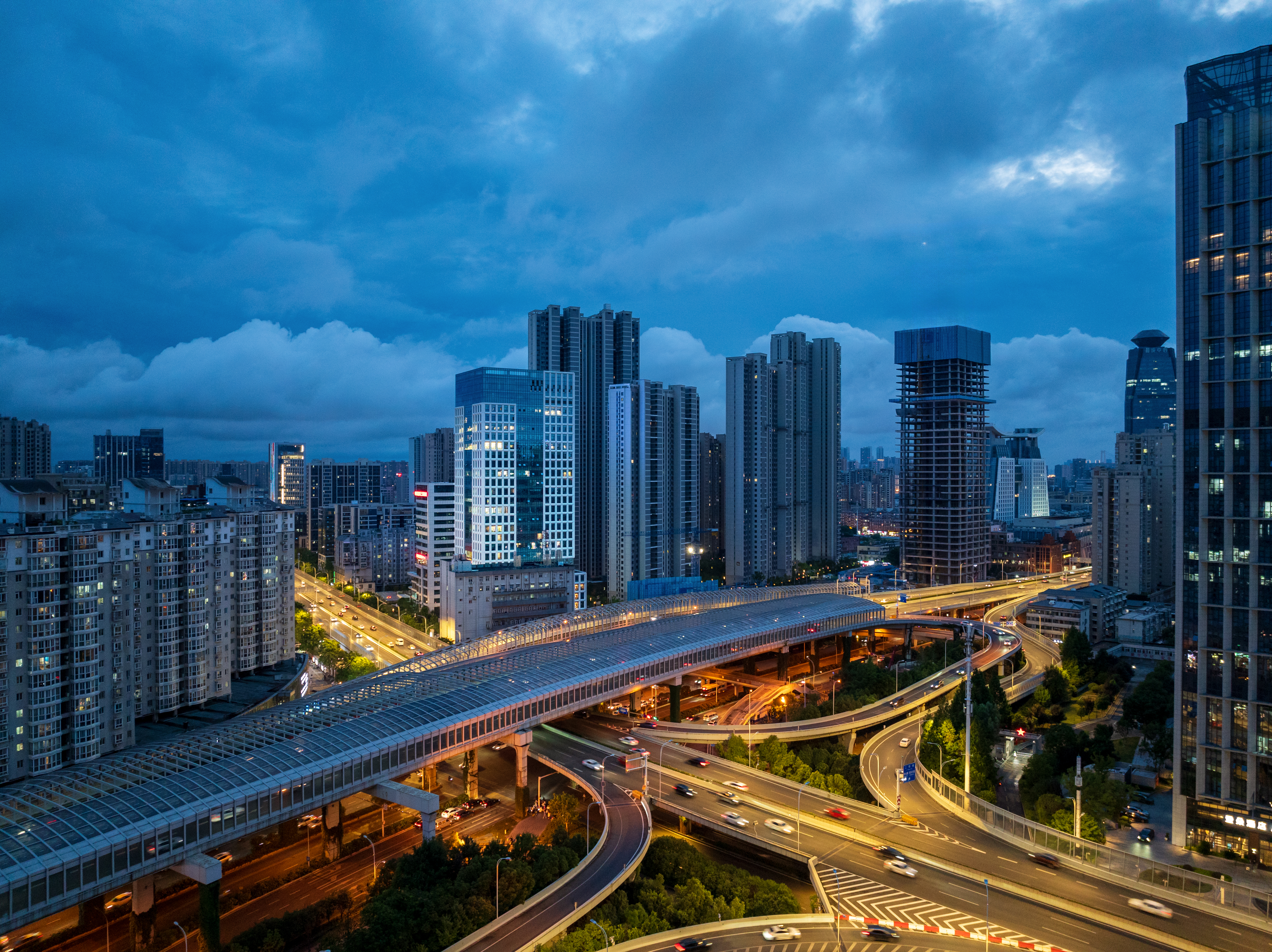 武汉街道口理工大城际酒店