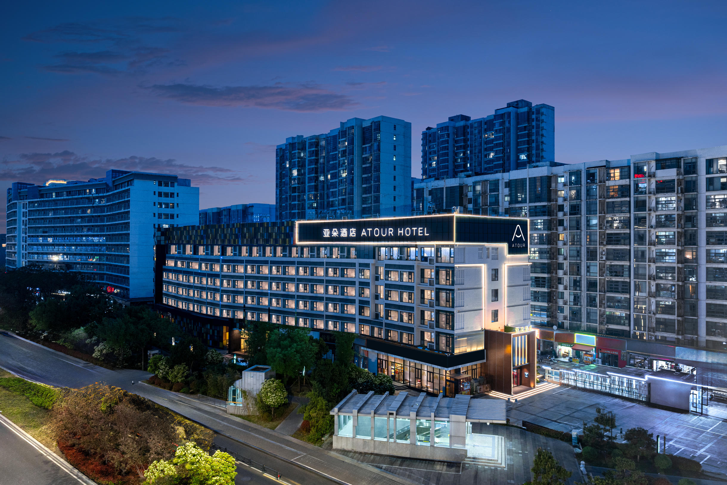 郑州会展中心商都路亚朵酒店