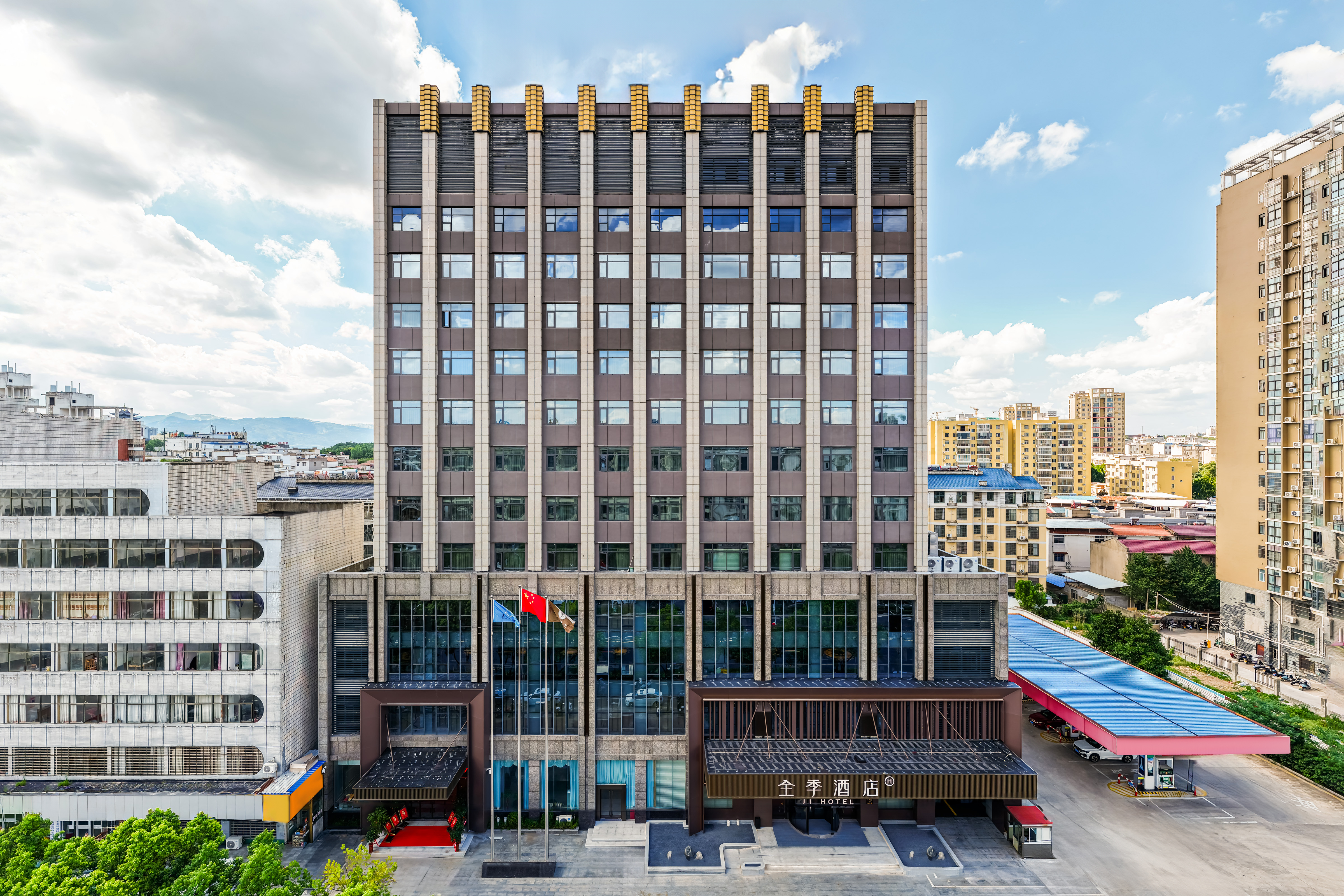 全季麻城市政府酒店