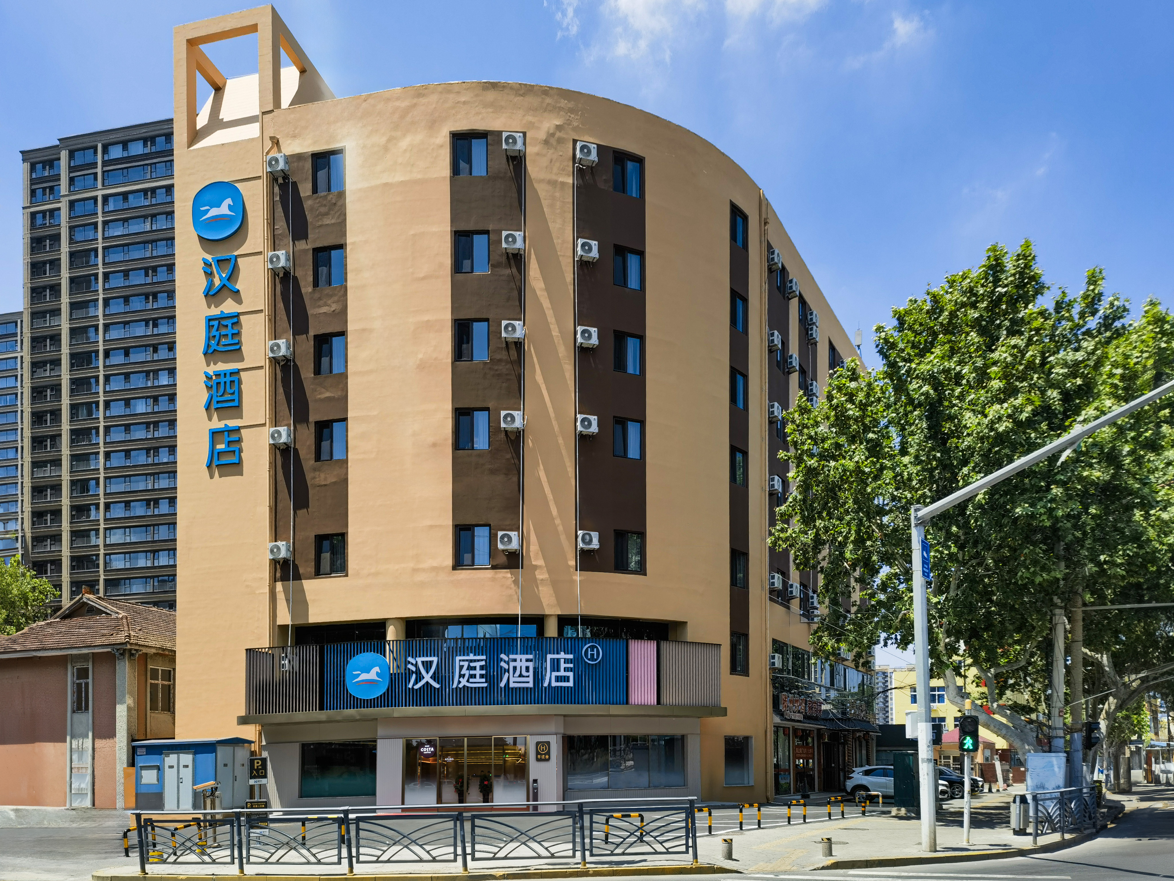 汉庭青岛北站中心医院地铁站酒店