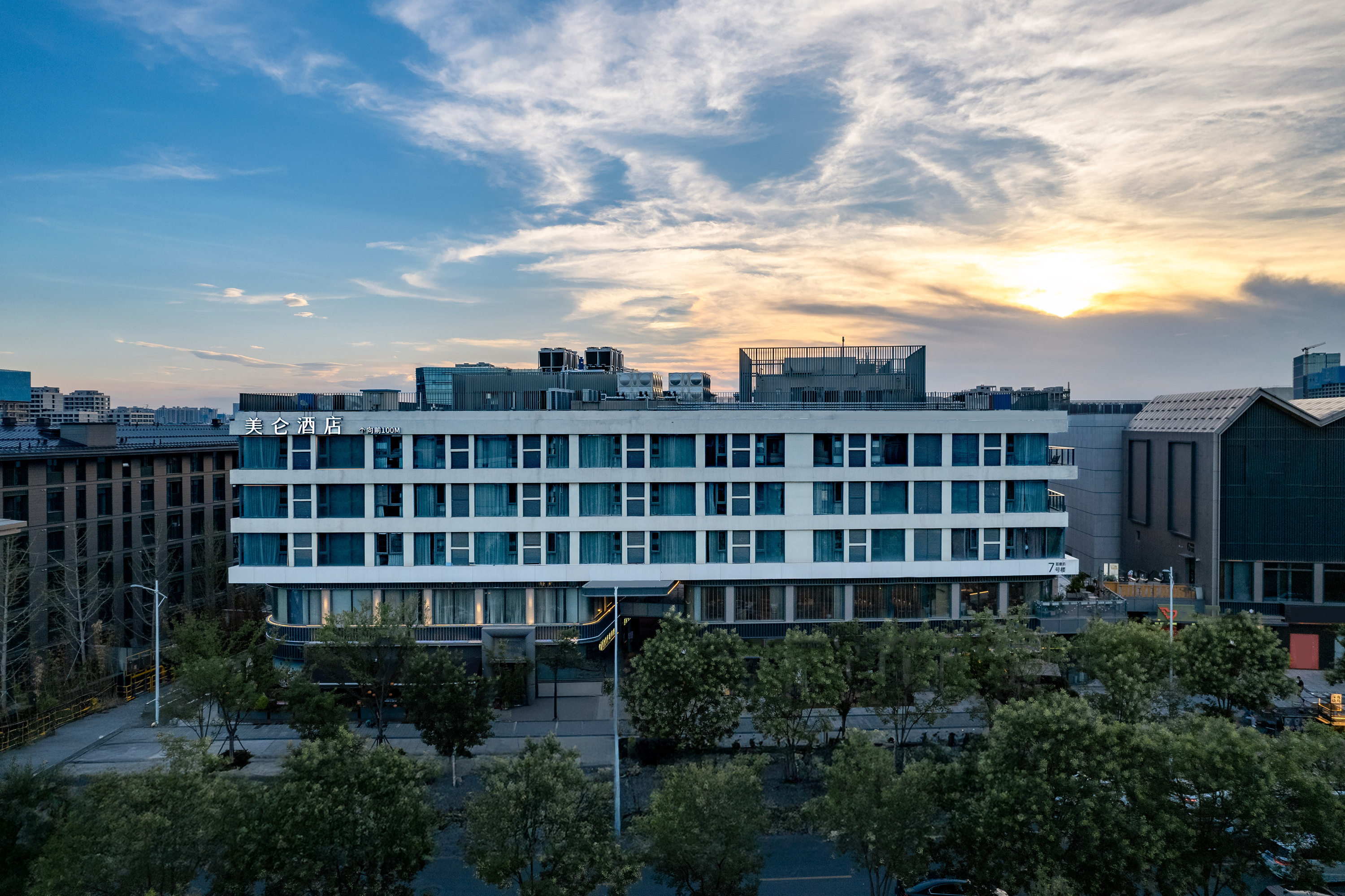 郑州龙湖金融岛美仑酒店