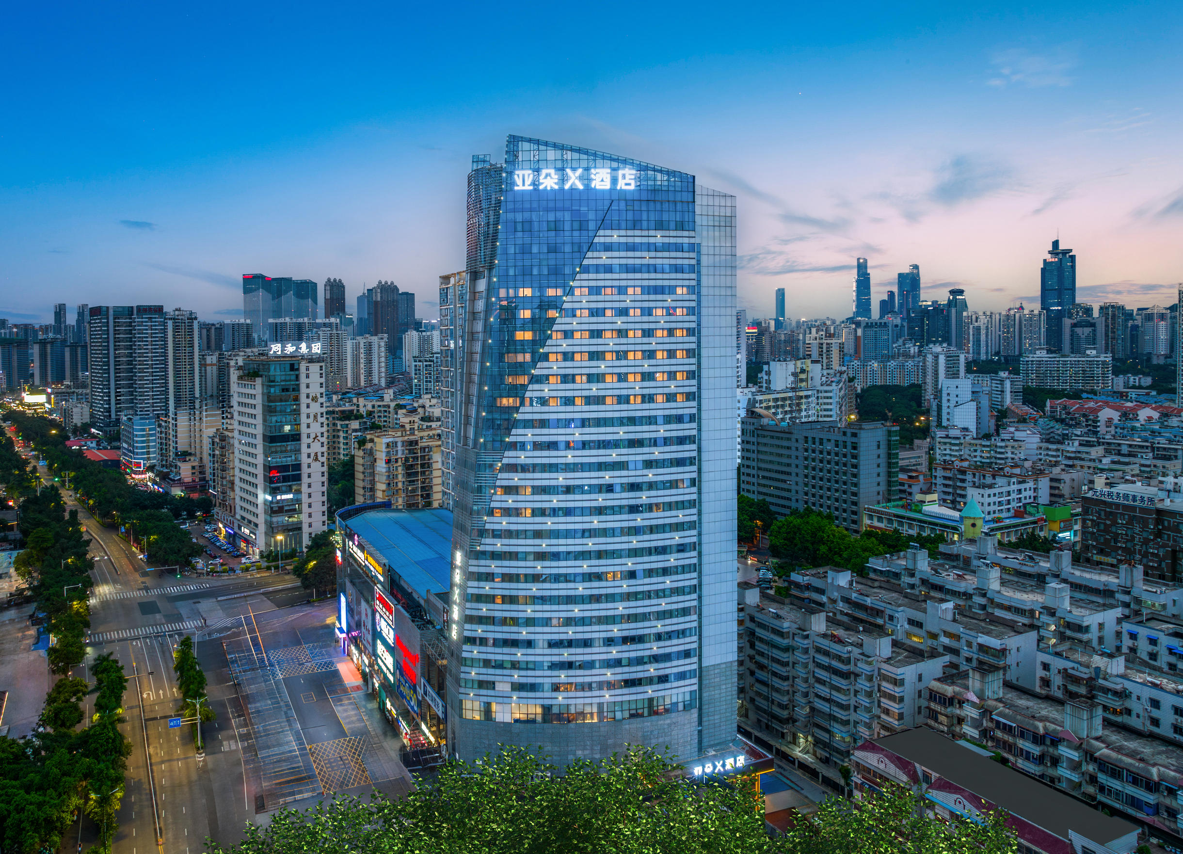 南宁青秀东葛路地铁站亚朵X酒店