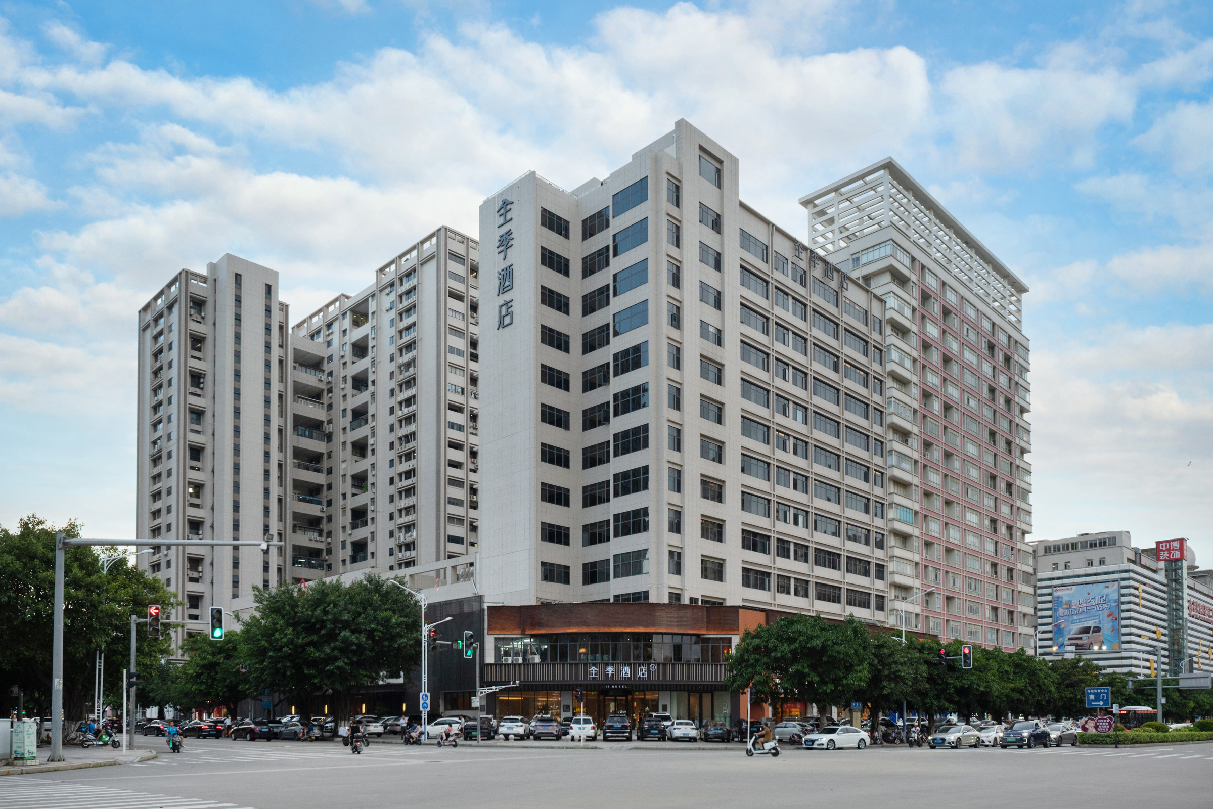 全季泉州中骏世界城体育街酒店