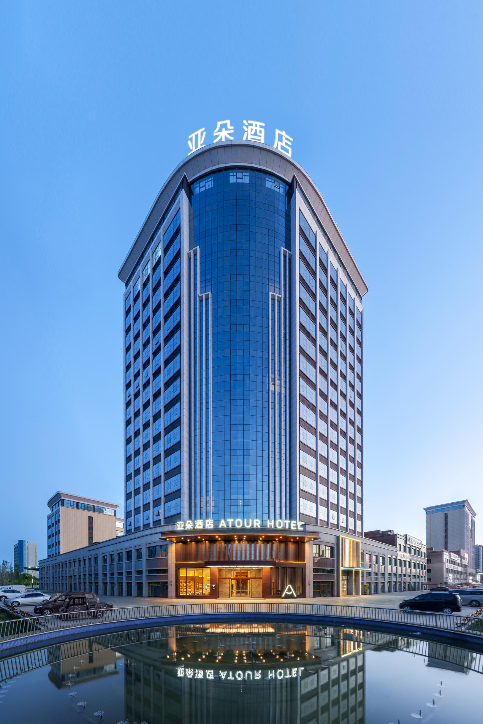 库车步行街五一南路亚朵酒店