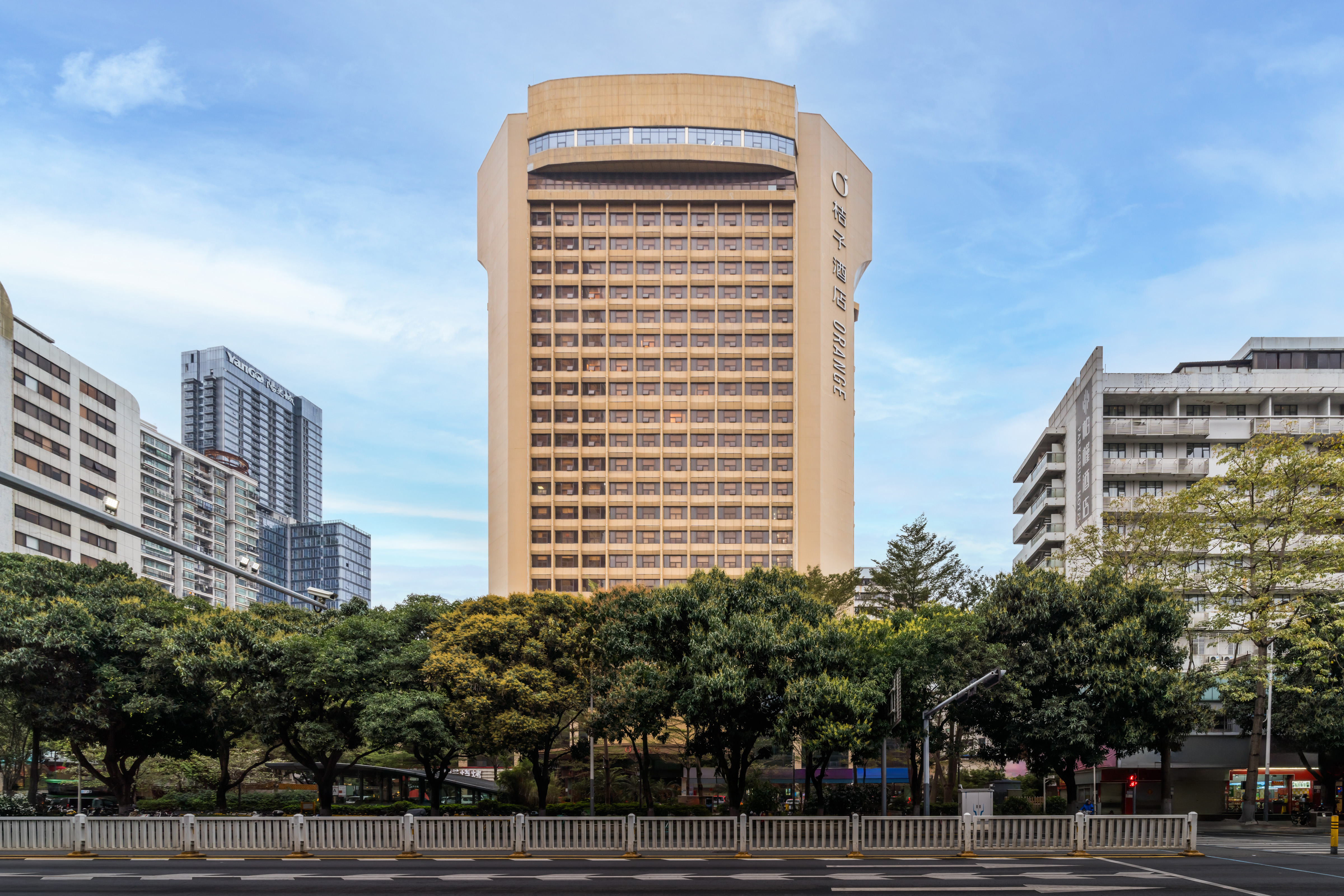 桔子深圳东门湖贝地铁站酒店