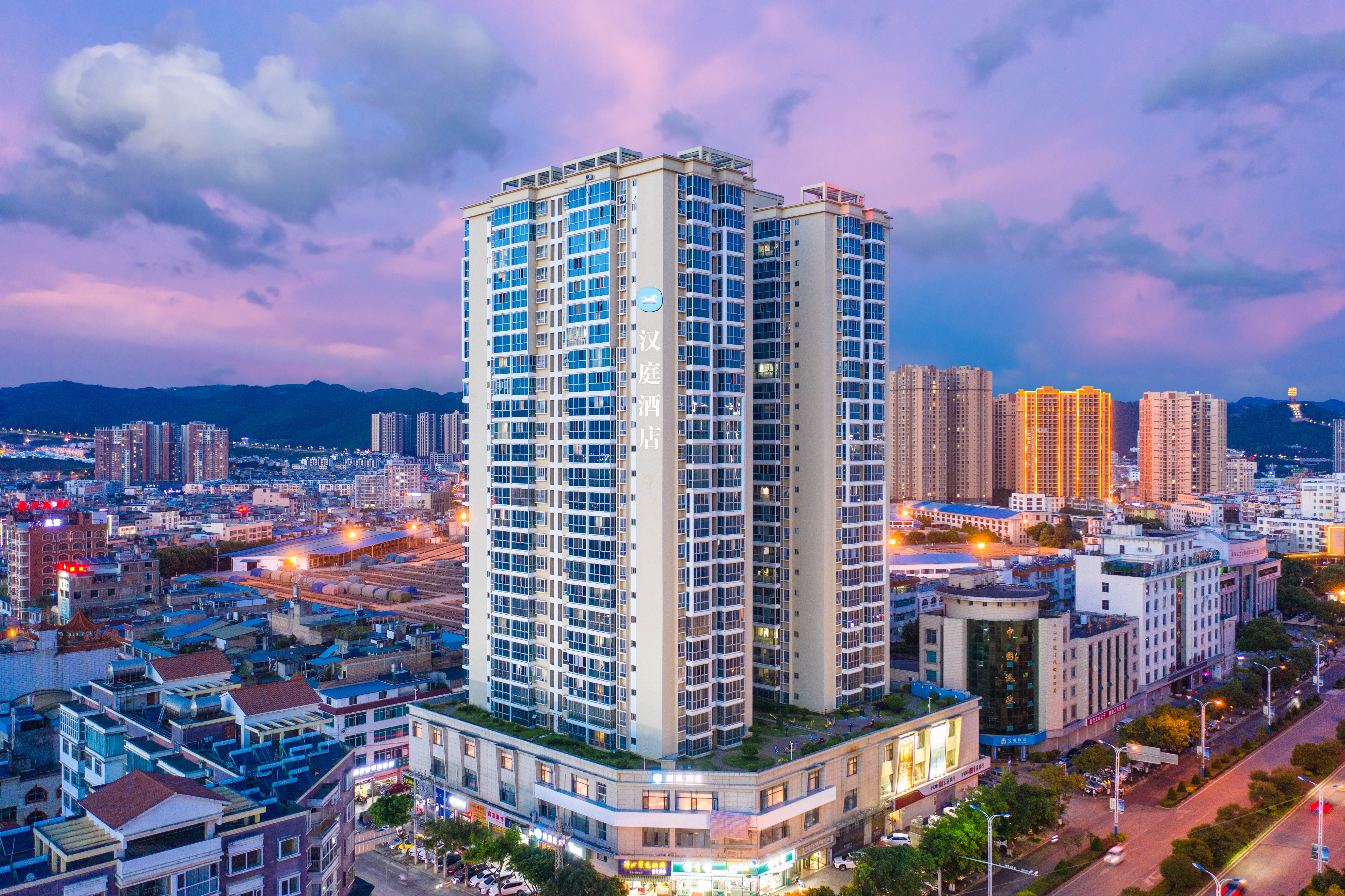 汉庭文山七花广场酒店
