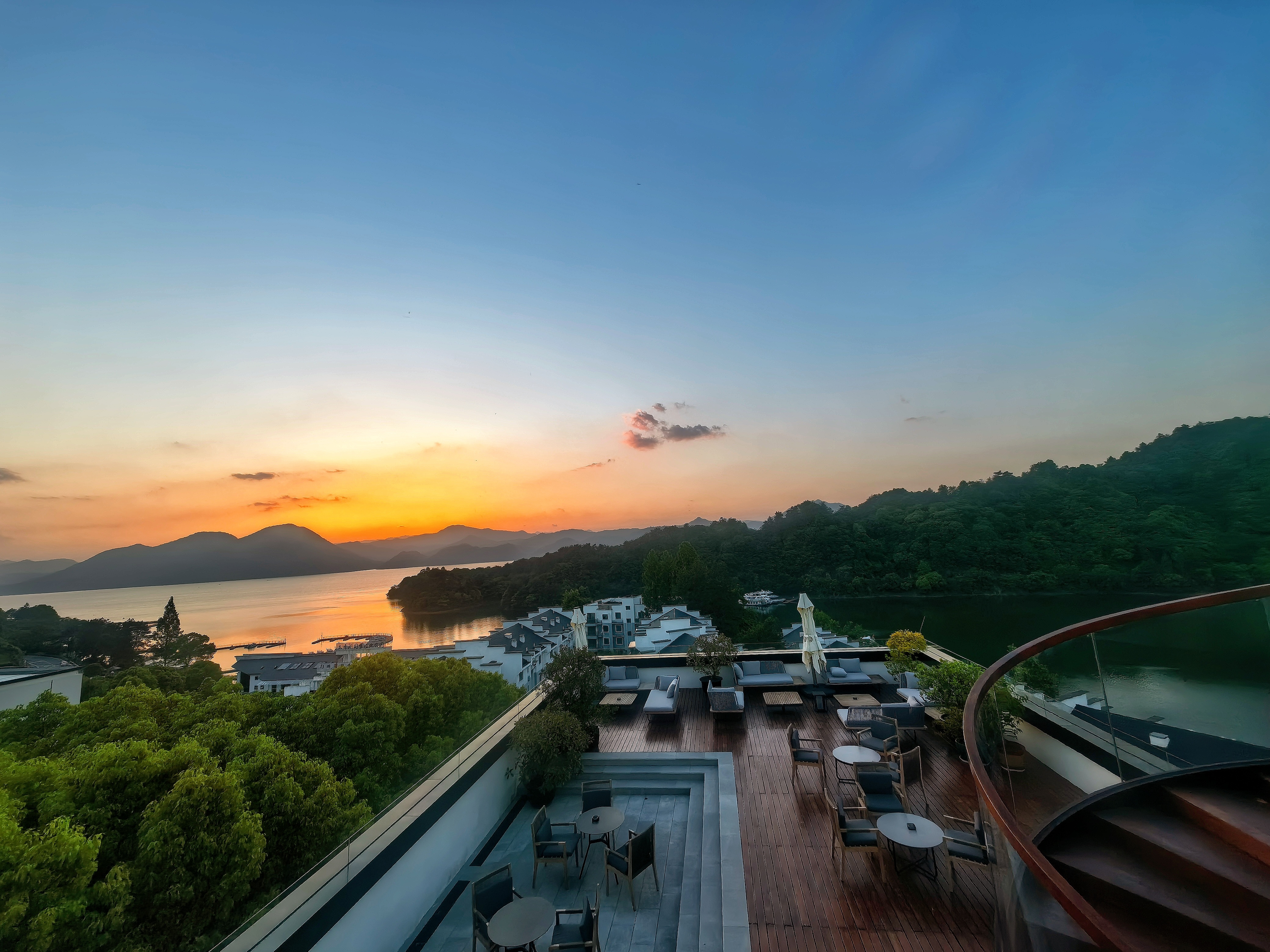 黄山太平湖漫心府