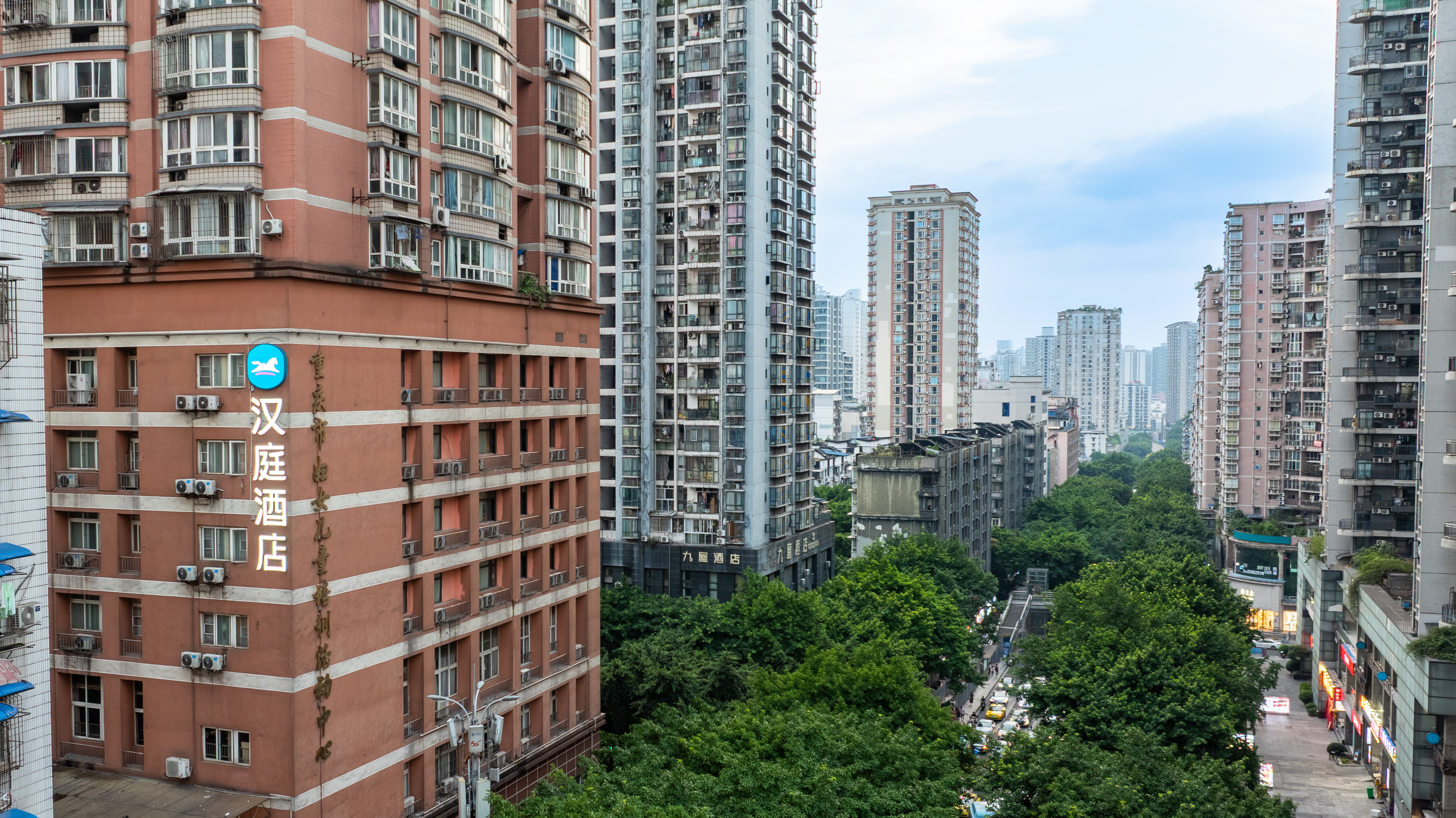 汉庭重庆南坪万达地铁站酒店