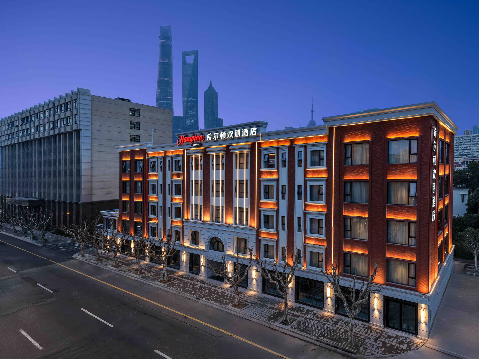 上海陆家嘴银鼎希尔顿欢朋酒店