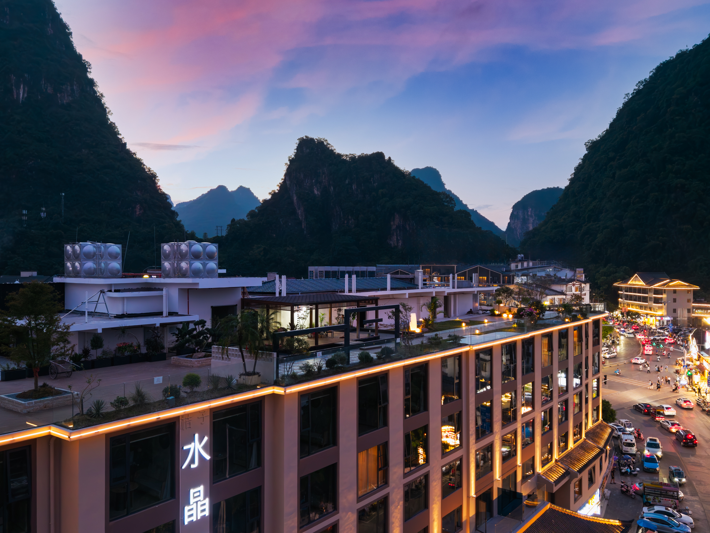 桂林阳朔西街漓江桔子水晶酒店