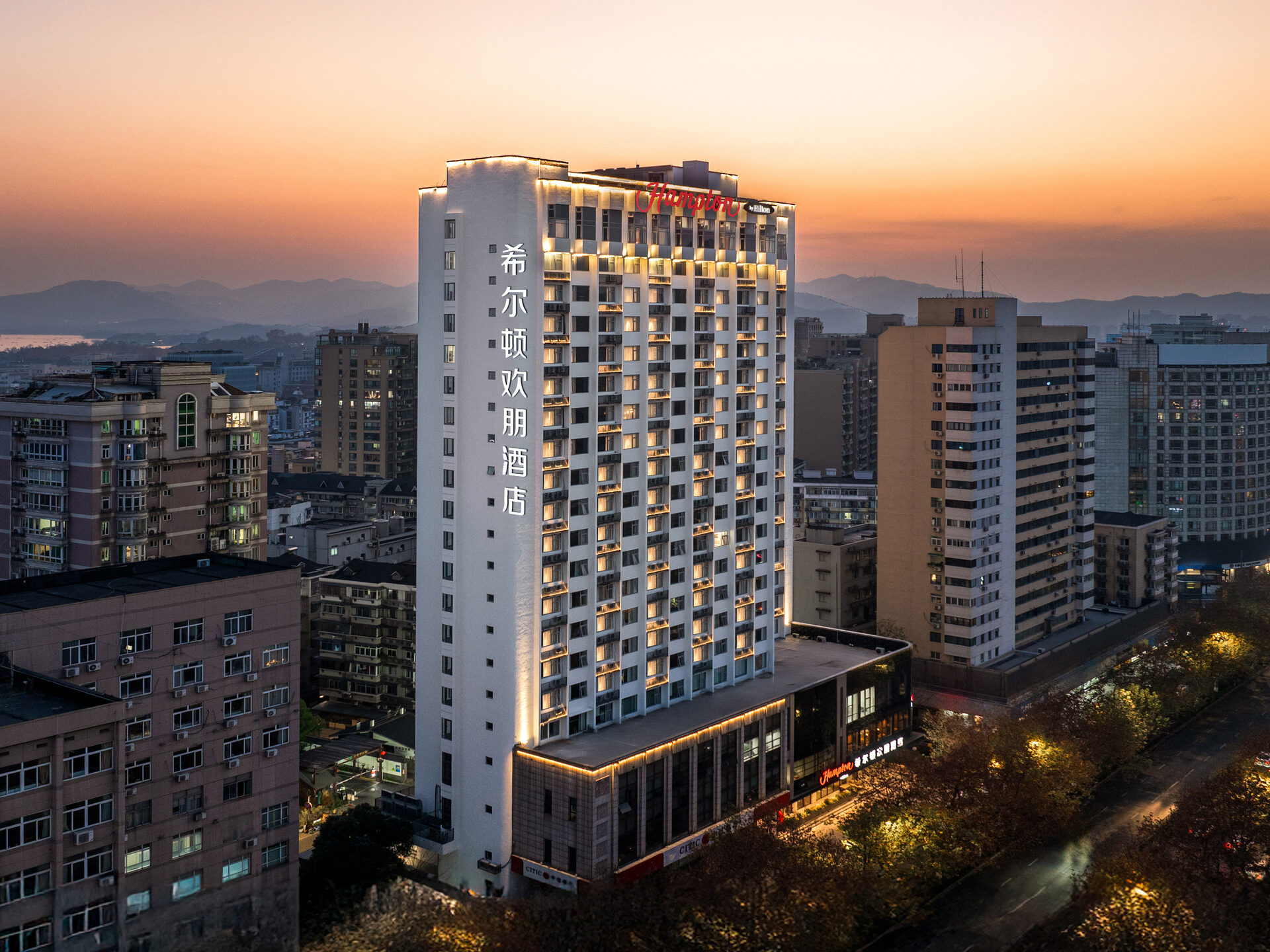 杭州湖滨武林广场希尔顿欢朋酒店