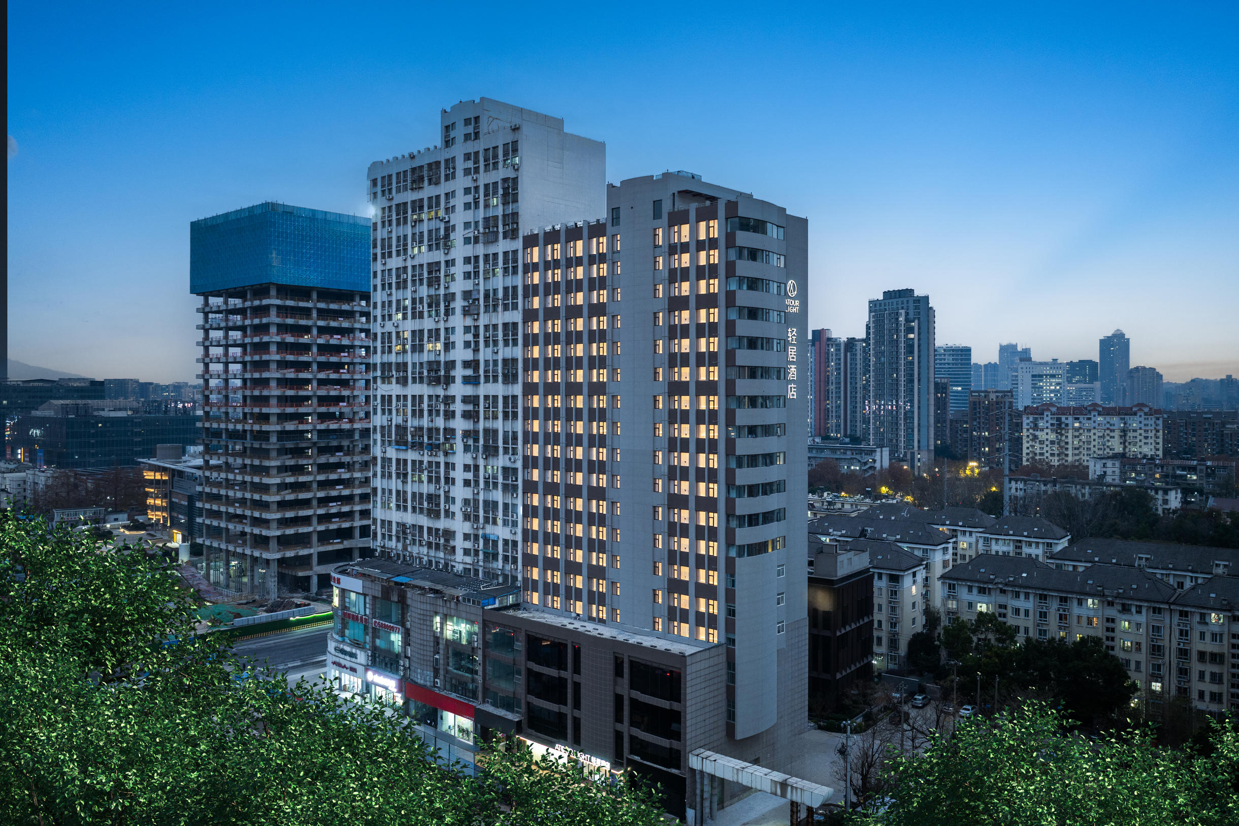 南京鼓楼钟阜路地铁站轻居酒店