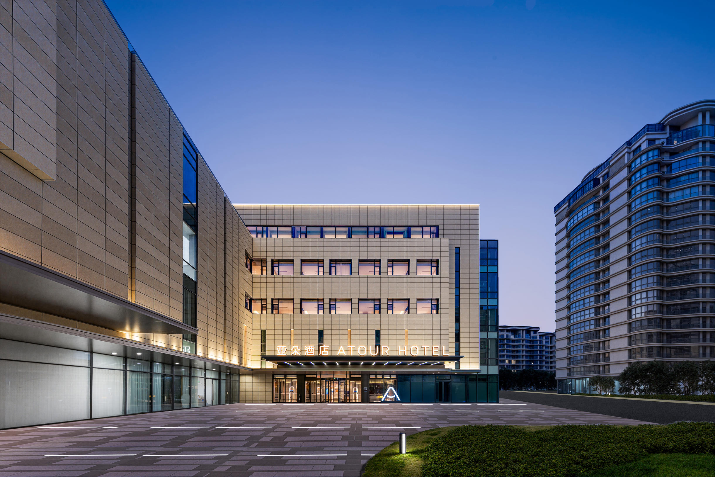 嘉兴月河街中山路亚朵酒店