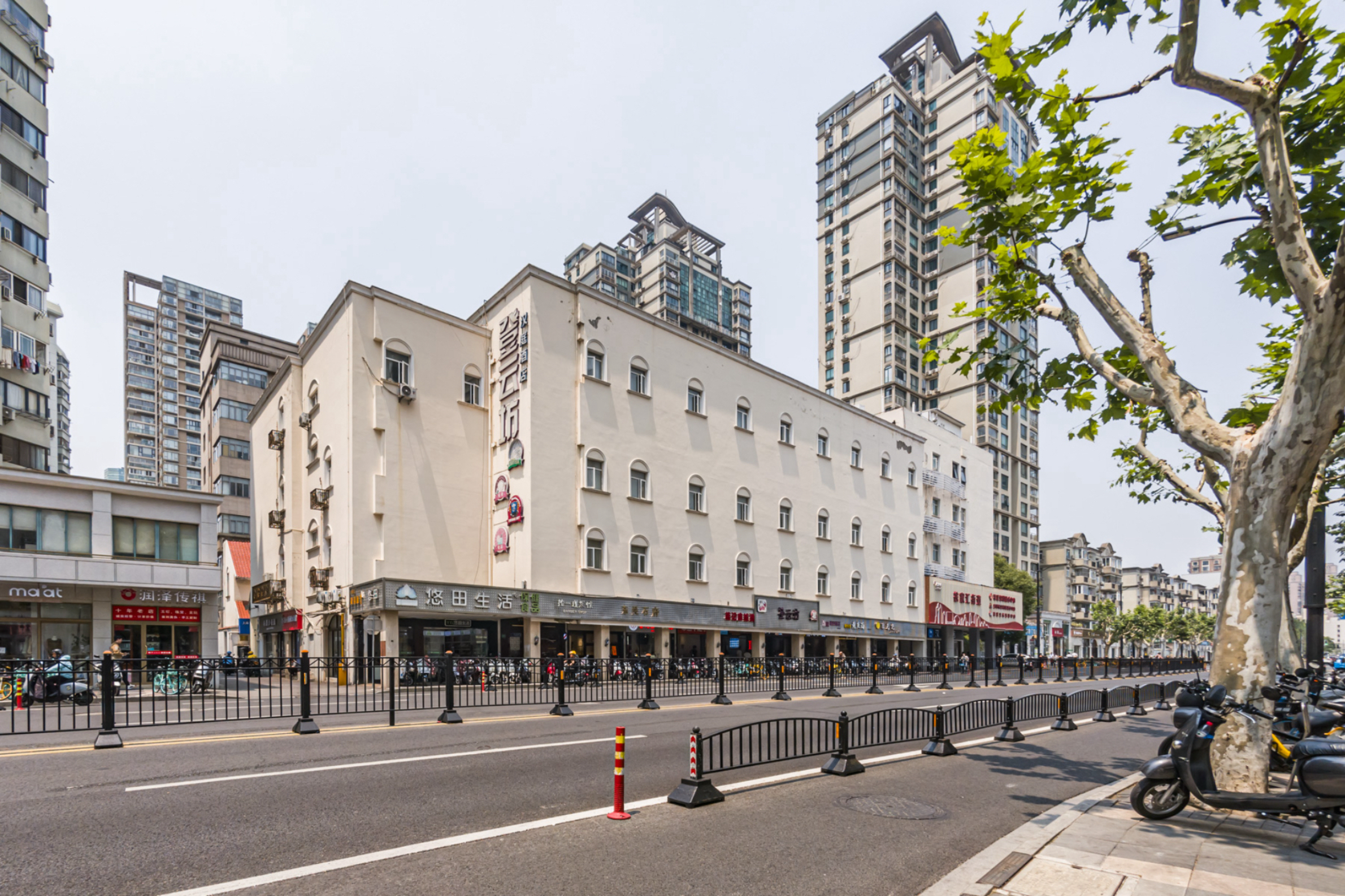 汉庭上海徐家汇中心酒店(原徐家汇南丹东路店)