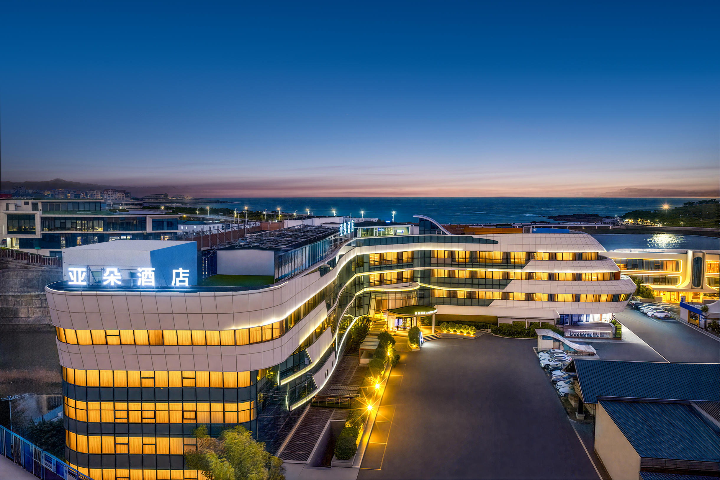 青岛五四广场小麦岛海景亚朵酒店