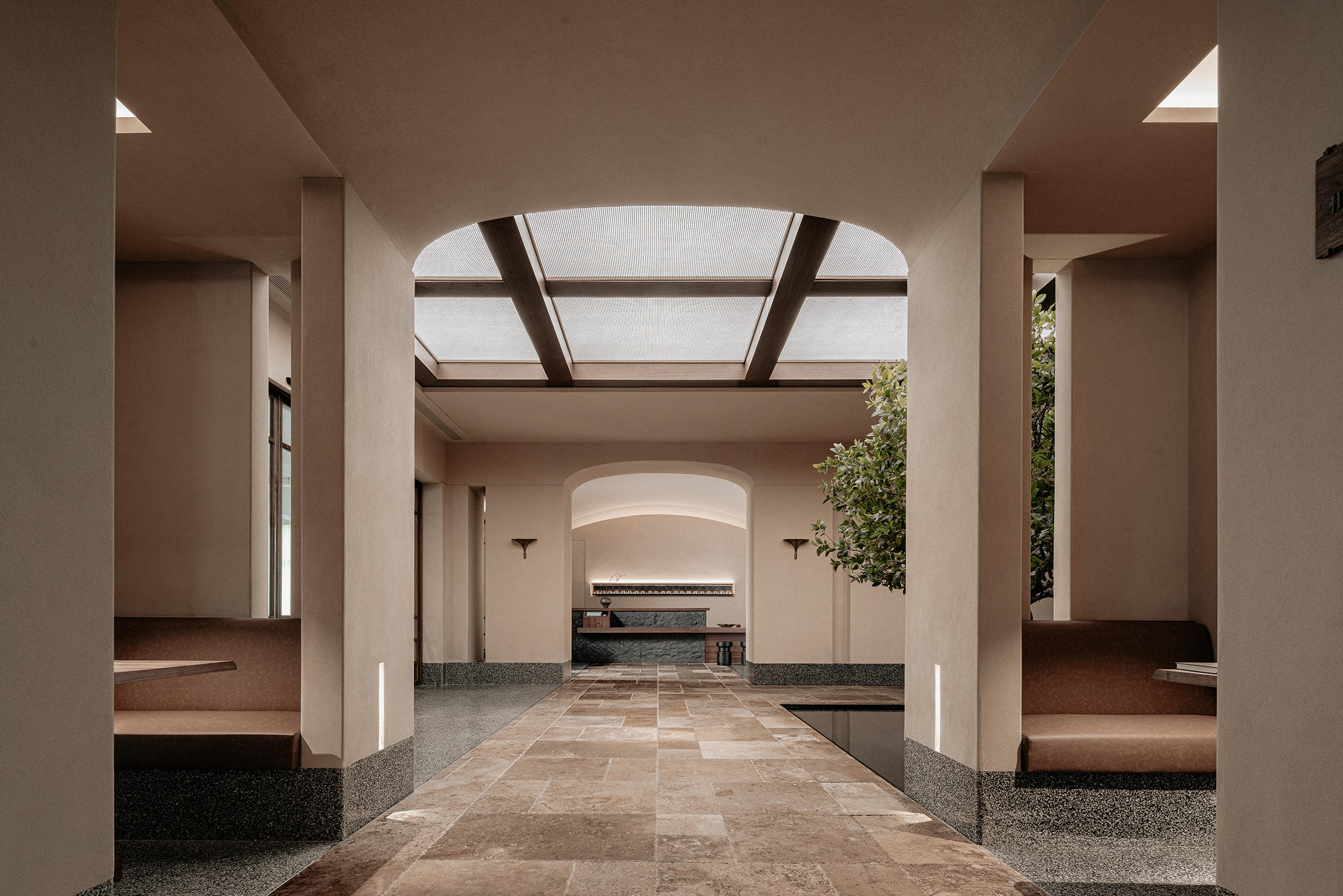 大连中山广场鲁迅路亚朵酒店