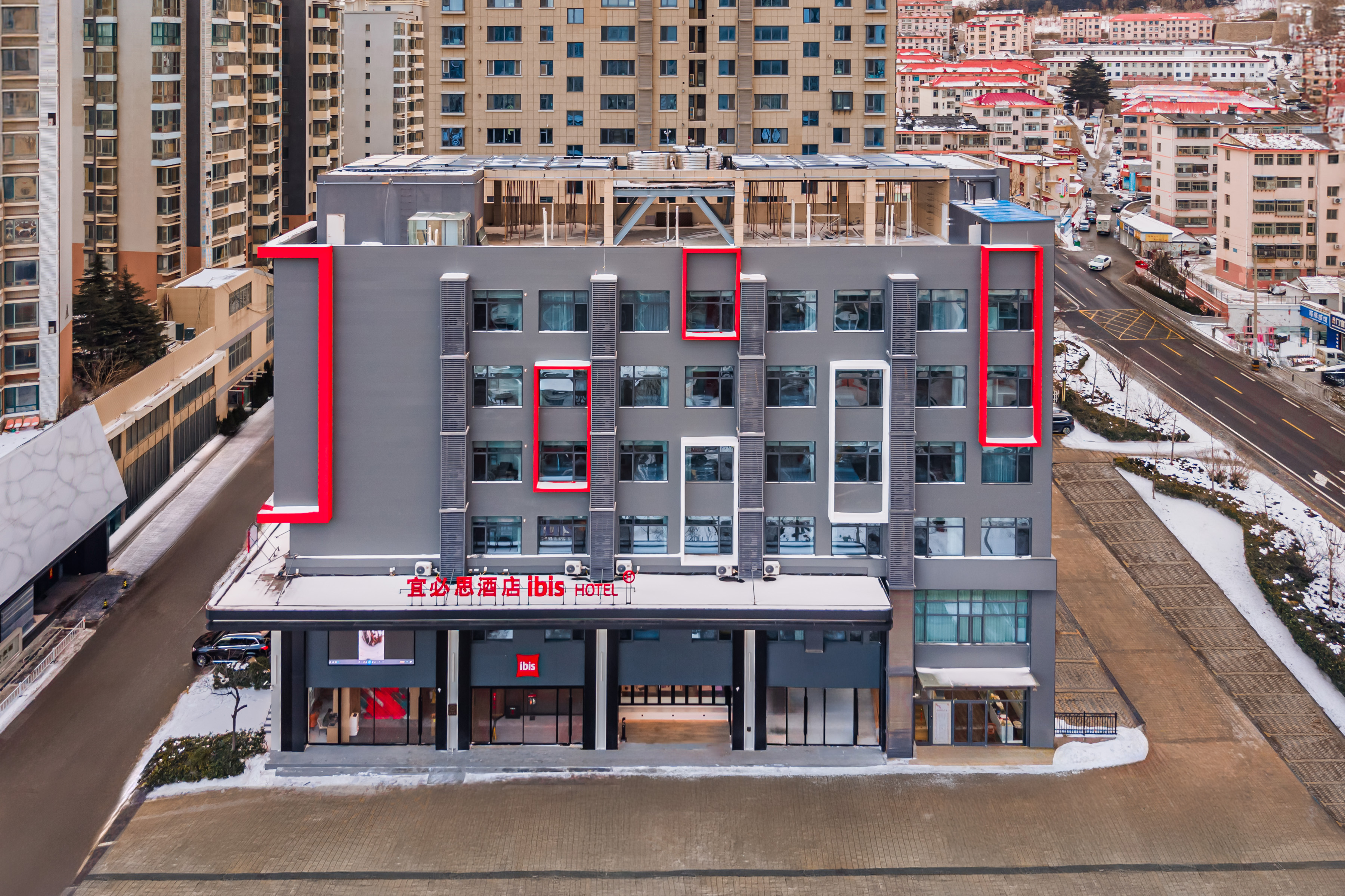 宜必思威海威高广场幸福门酒店