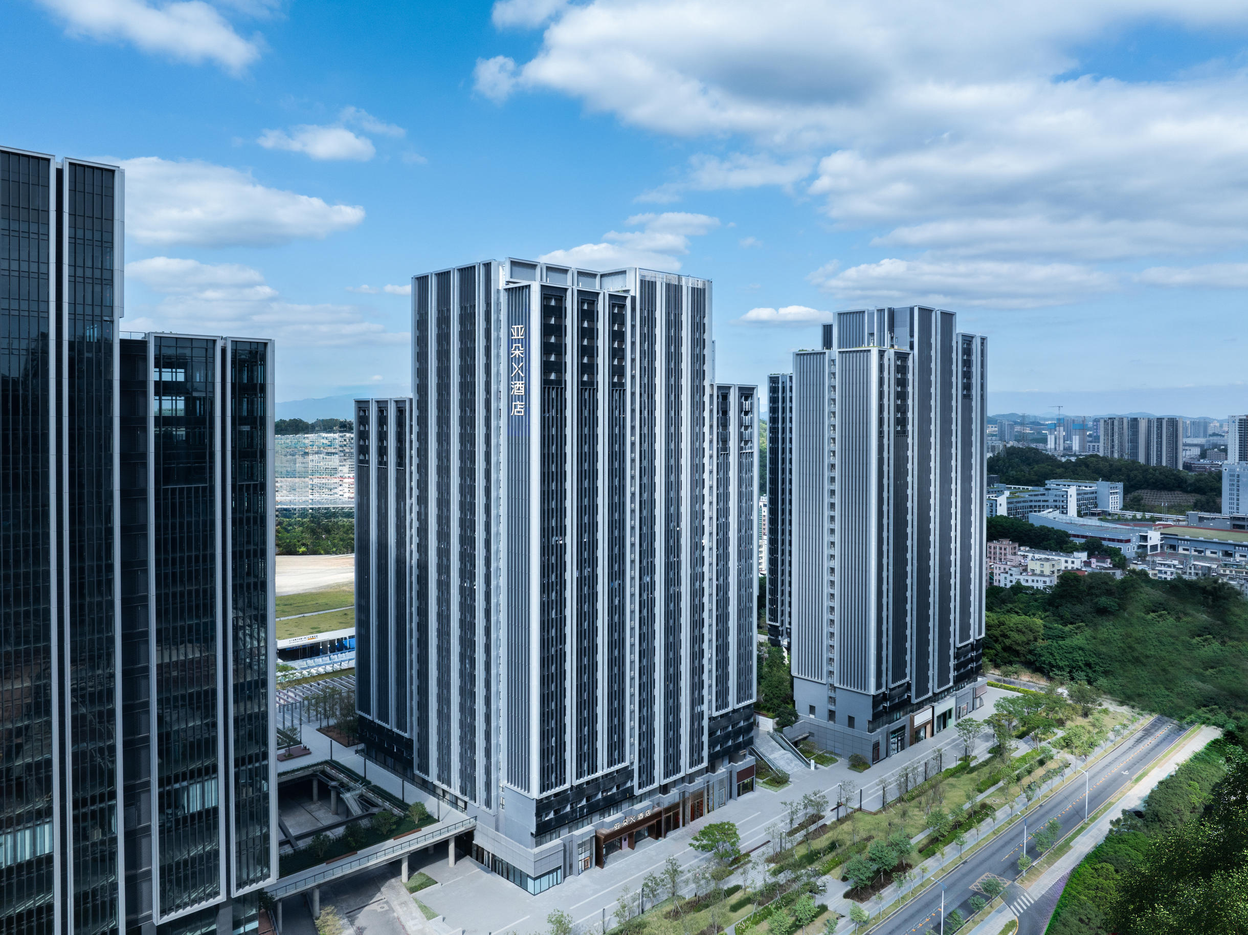 深圳观澜三一云都亚朵X酒店