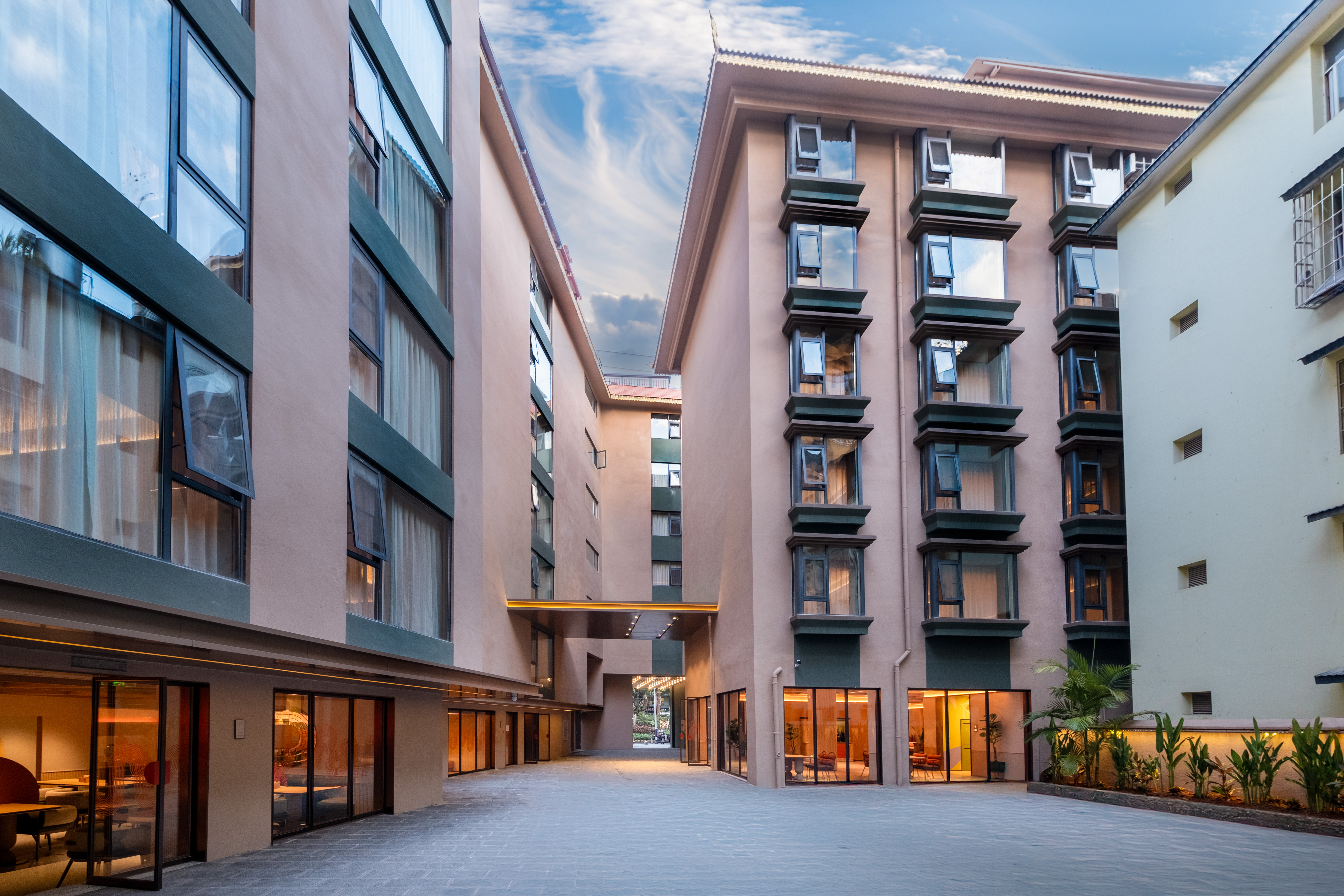 桔子西双版纳泼水广场酒店